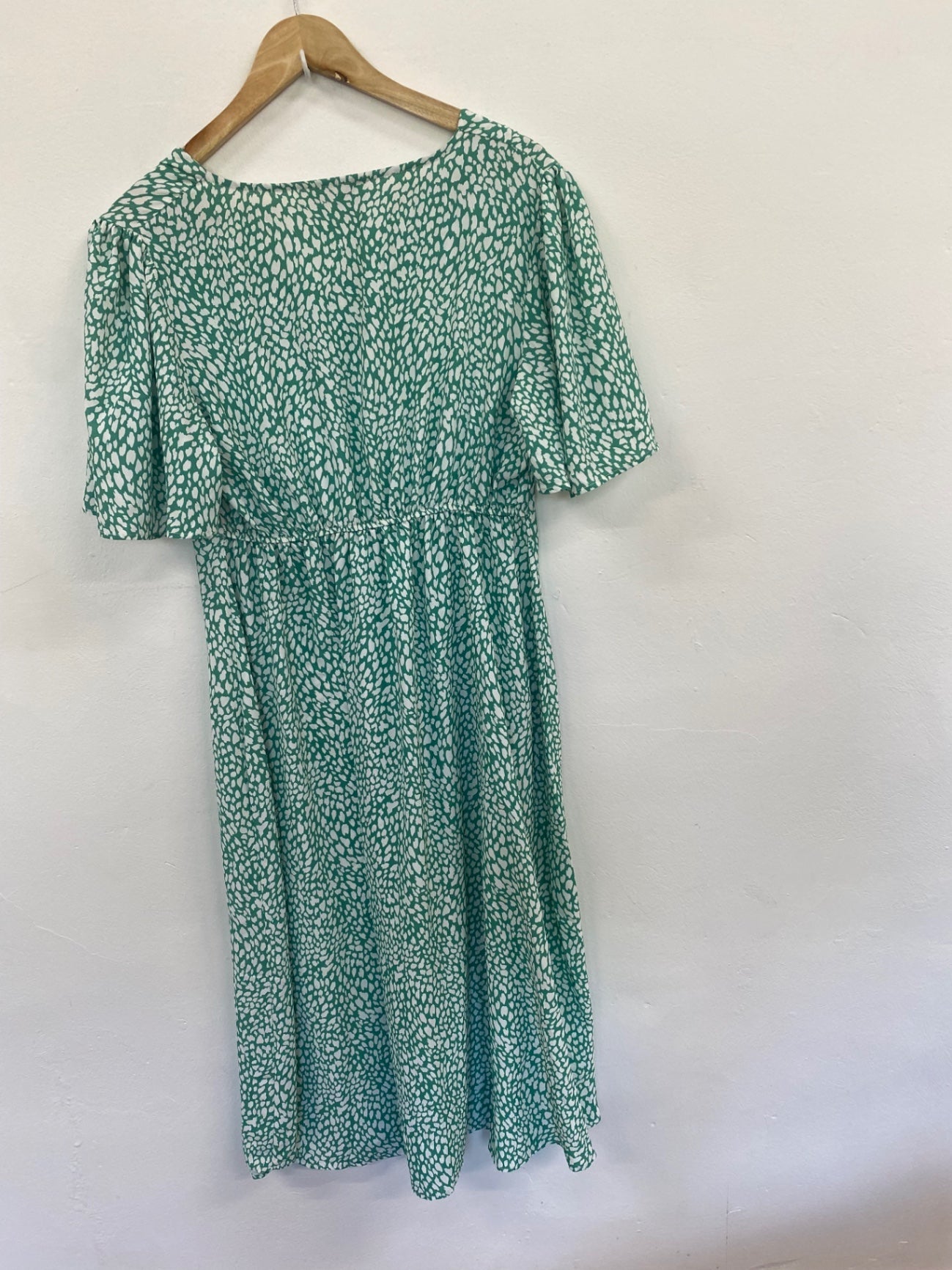 Fabulous DP romantic summer tea  Dress Uk14 Green & white HT149