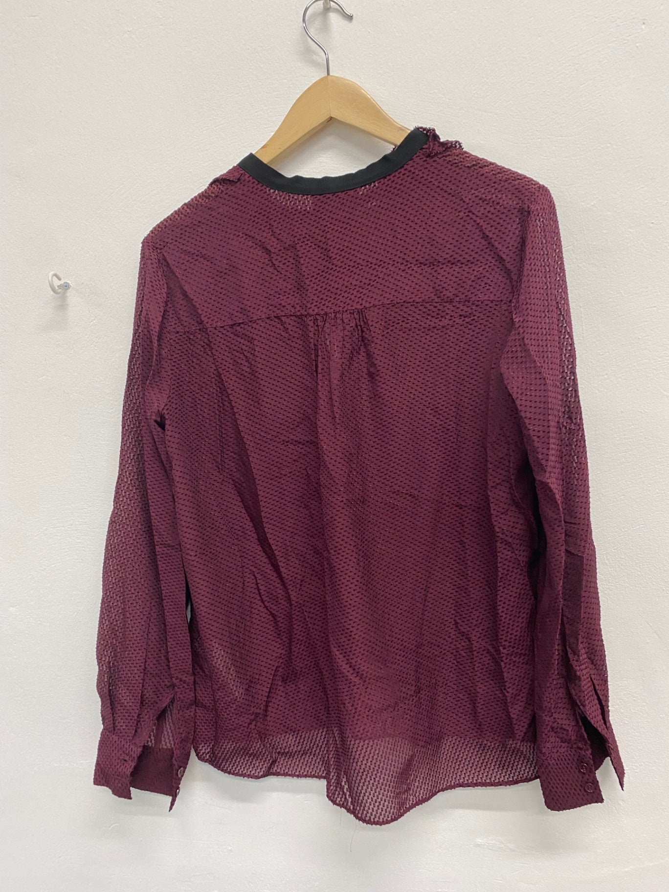 Fabulous REISS textured Mackenzie New Blouse Uk8 Berry Pussy bow semi sheer JM182