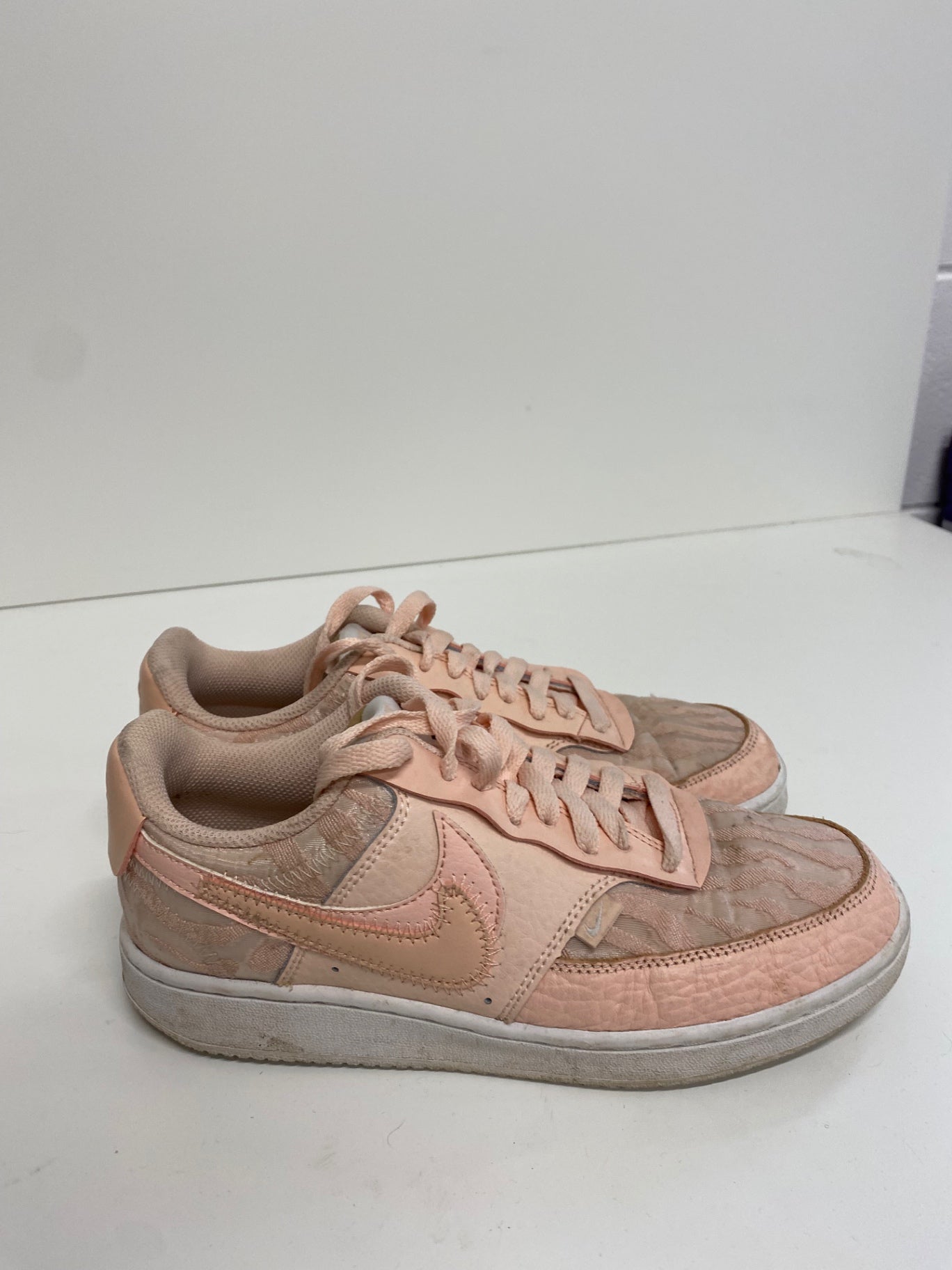 Fabulous Nike Court Vision Premium Low Leather Sneakers UK5 Apricot JM182