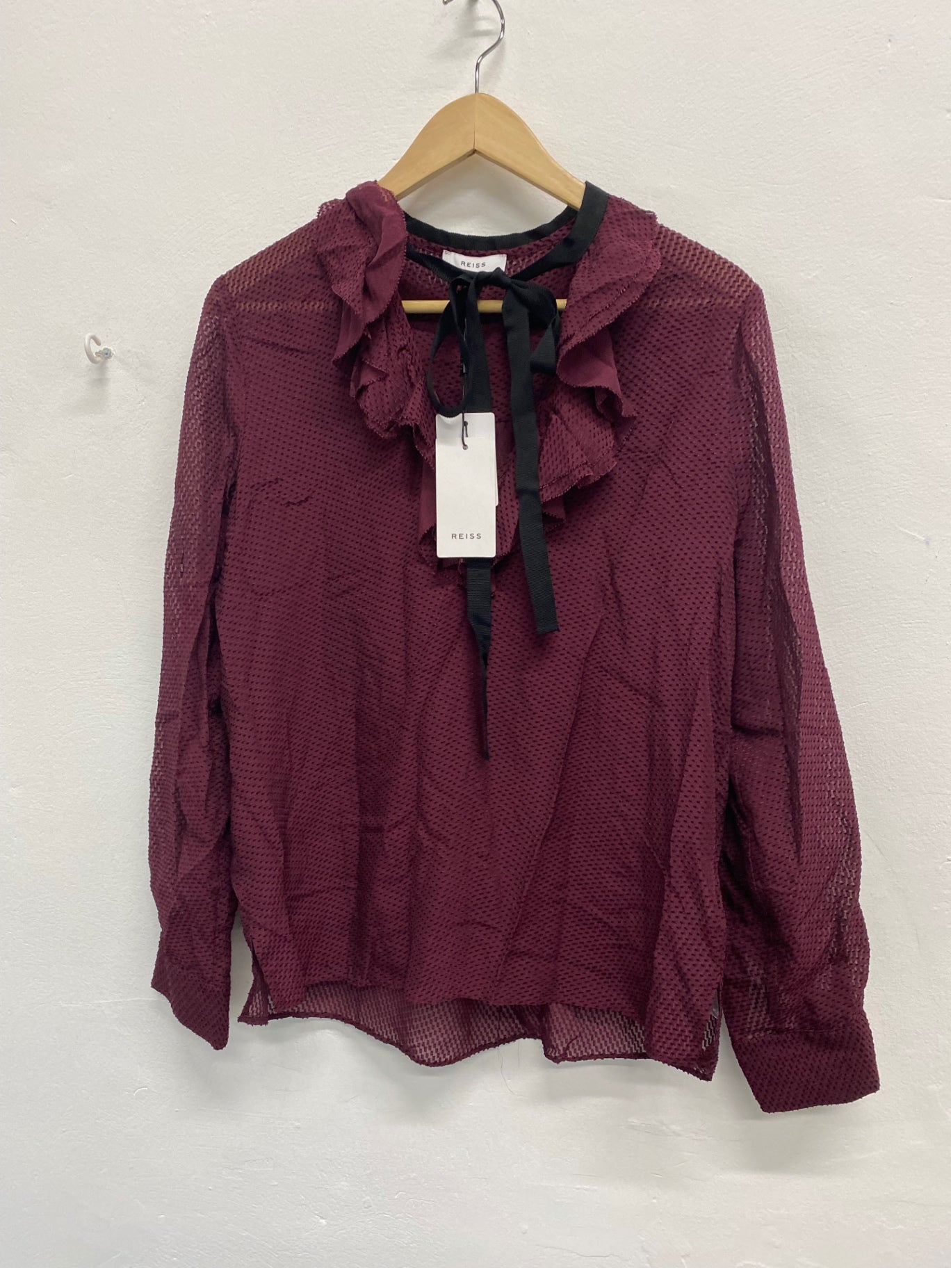 Fabulous REISS textured Mackenzie New Blouse Uk8 Berry Pussy bow semi sheer JM182