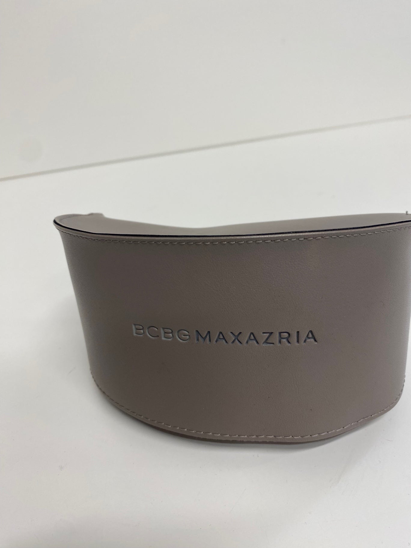 Fabulous BCBG Maxazria Sunglasses One size Tortoiseshell Classics JM182