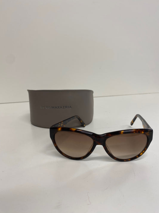 Fabulous BCBG Maxazria Sunglasses One size Tortoiseshell Classics JM182