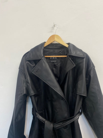 Fabulous Zara Trench Coat UK M Black faux leather city KS002