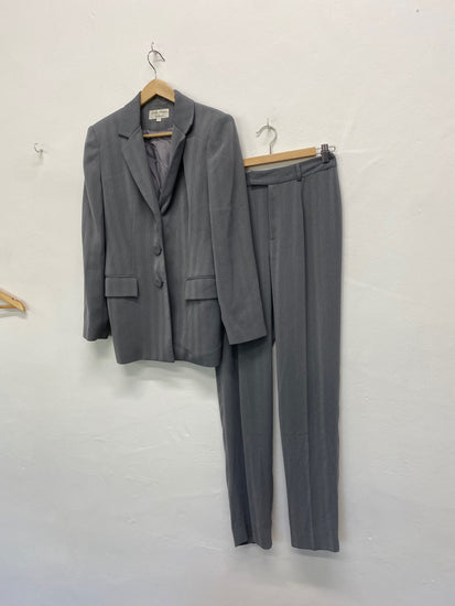 Fabulous Patsy Seddon Phase Eight vintage Y2K Suit UK10 Jacket uk12 trousers Grey BT001