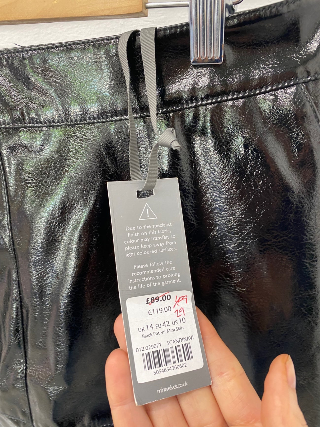 Fabulous MINT VELVET patent mini classic Skirt Uk14 Black new CM007
