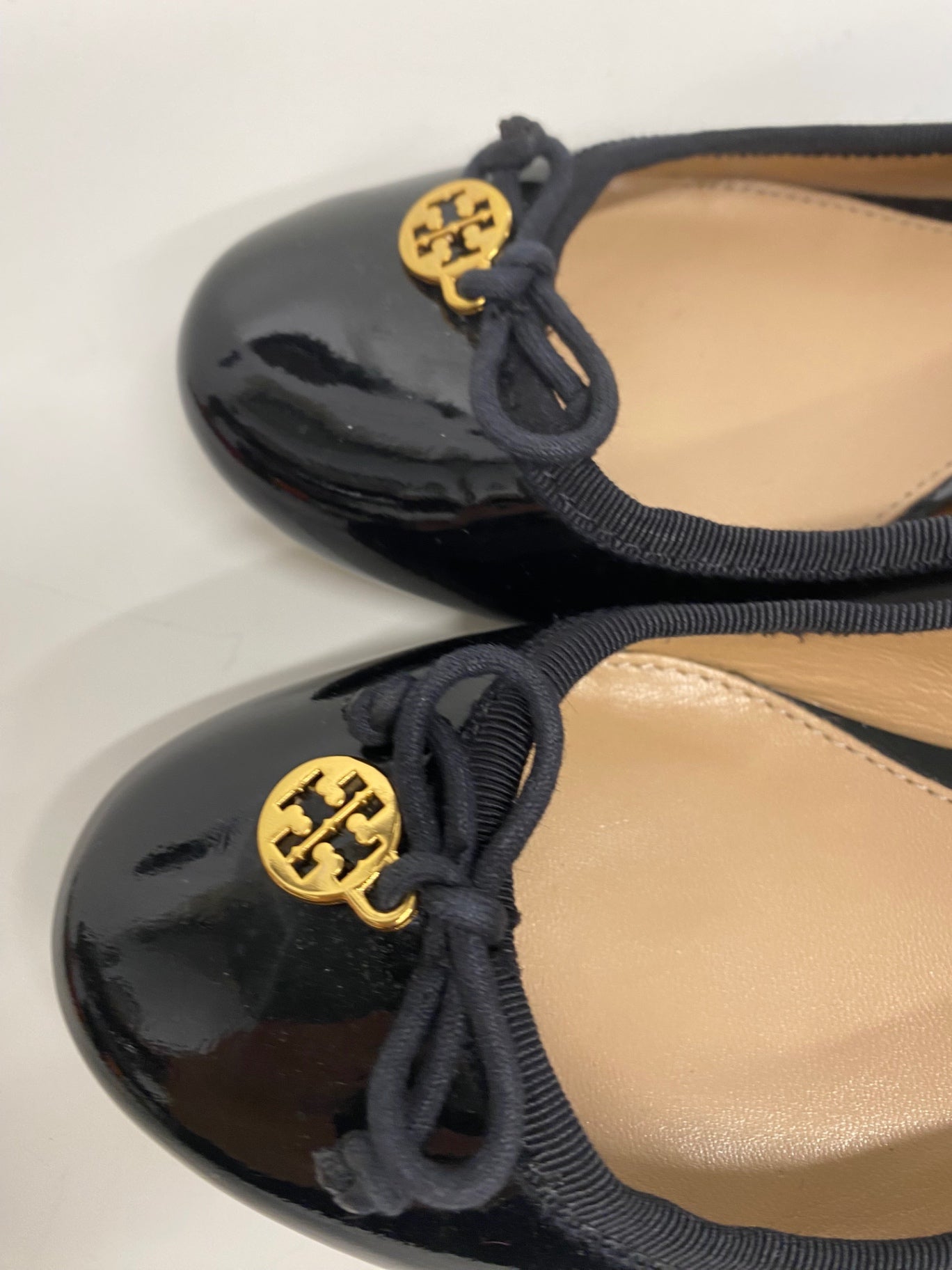 Fabulous Tory Burch patent Bow small heel Pumps UK3 Black RR001