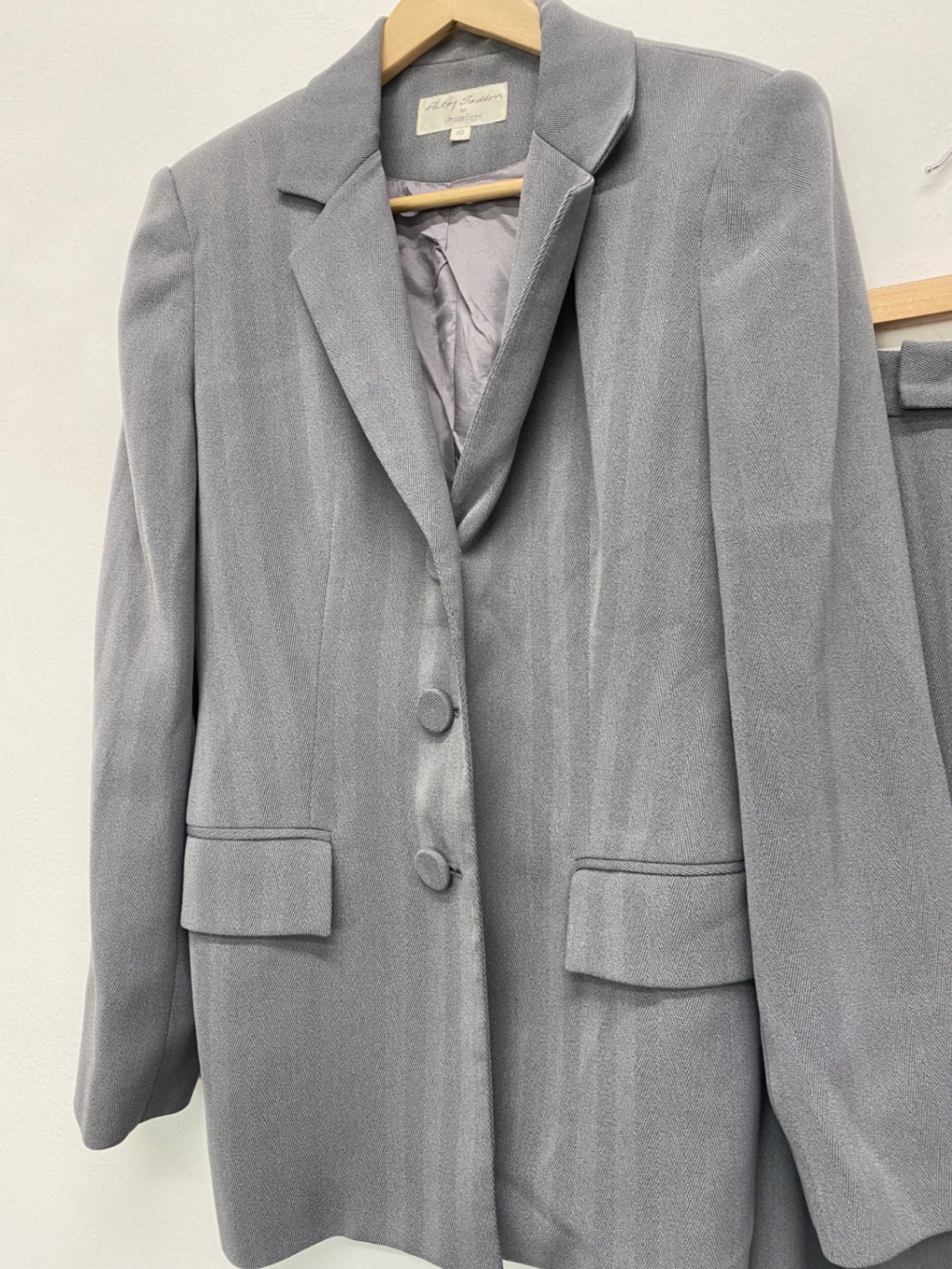 Fabulous Patsy Seddon Phase Eight vintage Y2K Suit UK10 Jacket uk12 trousers Grey BT001