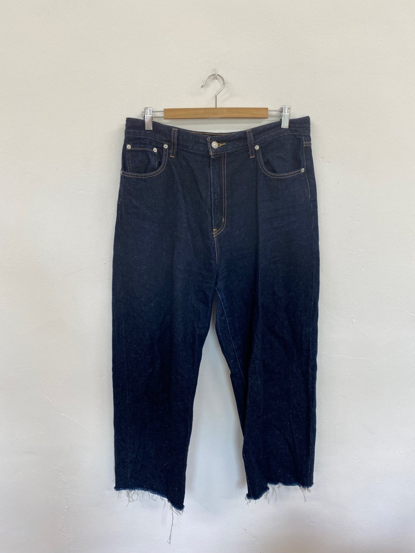 Fabulous Levi Strauss & Co Navy Balloon Leg Jeans UK14 CM007