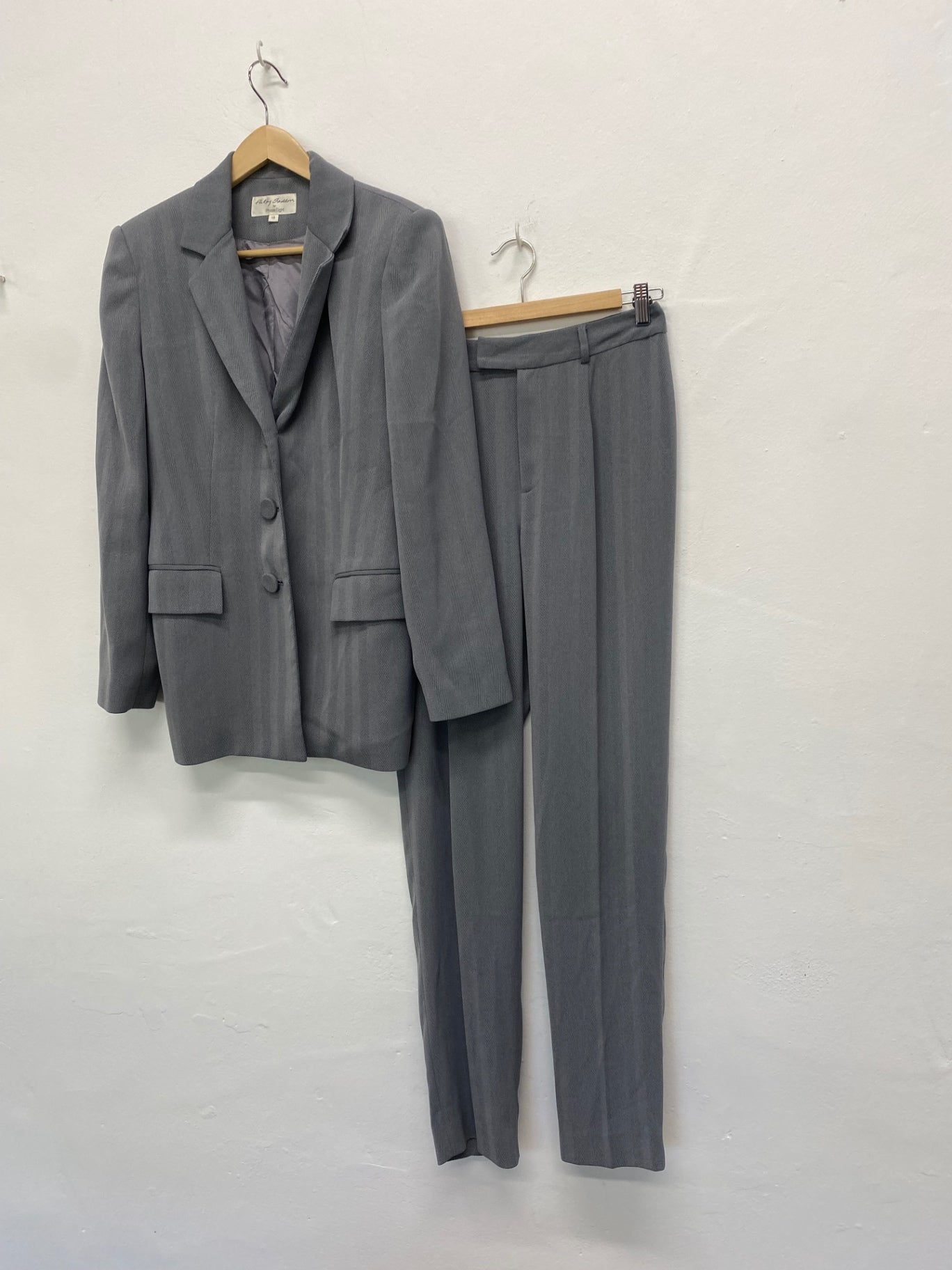 Fabulous Patsy Seddon Phase Eight vintage Y2K Suit UK10 Jacket uk12 trousers Grey BT001