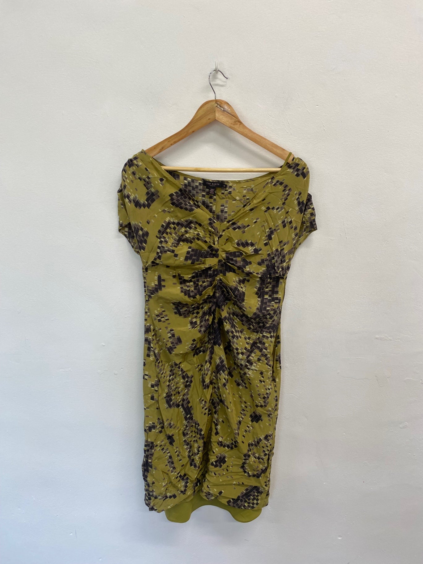 Fabulous Ted Baker Dress UK12-14 Olive green and black pattern with slip SC007