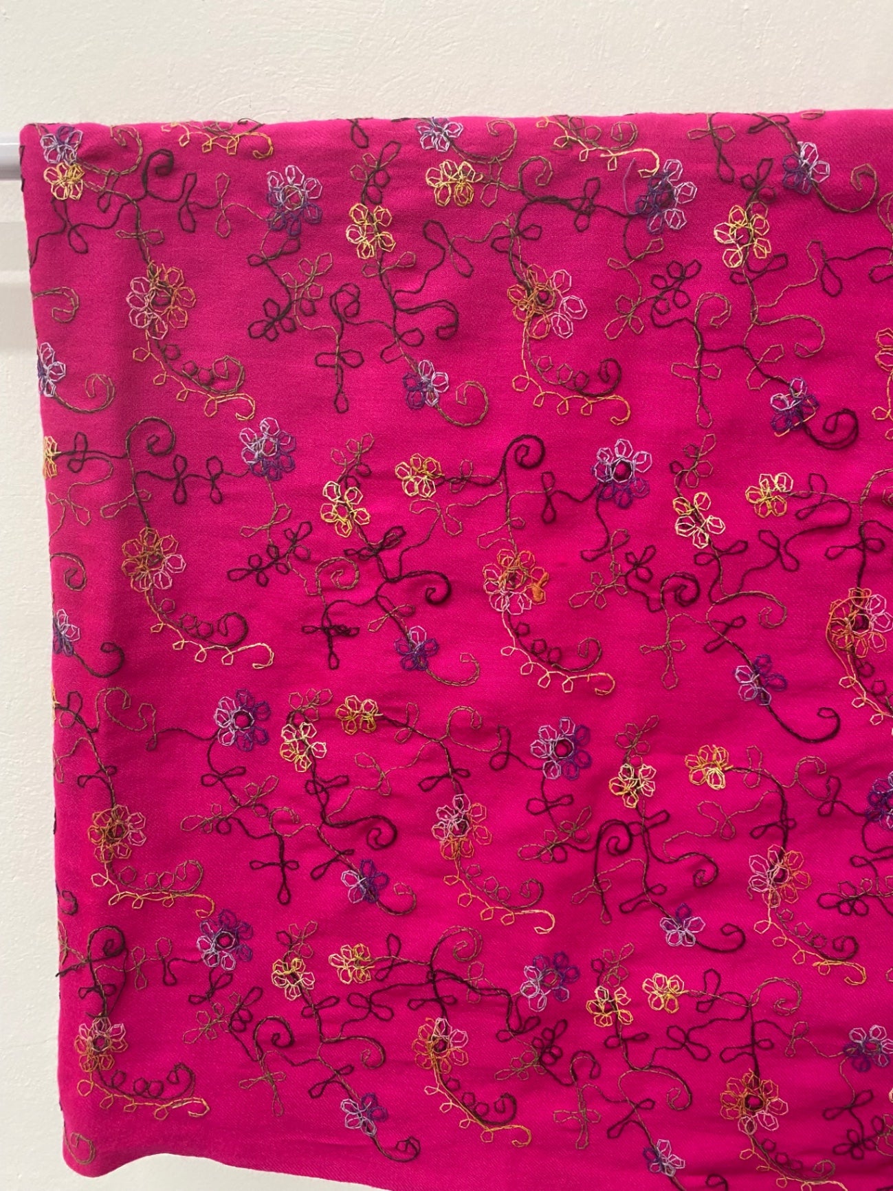 Fabulous Boho Chic Unbranded Pink Floral Embroidered Scarf One Size DC433