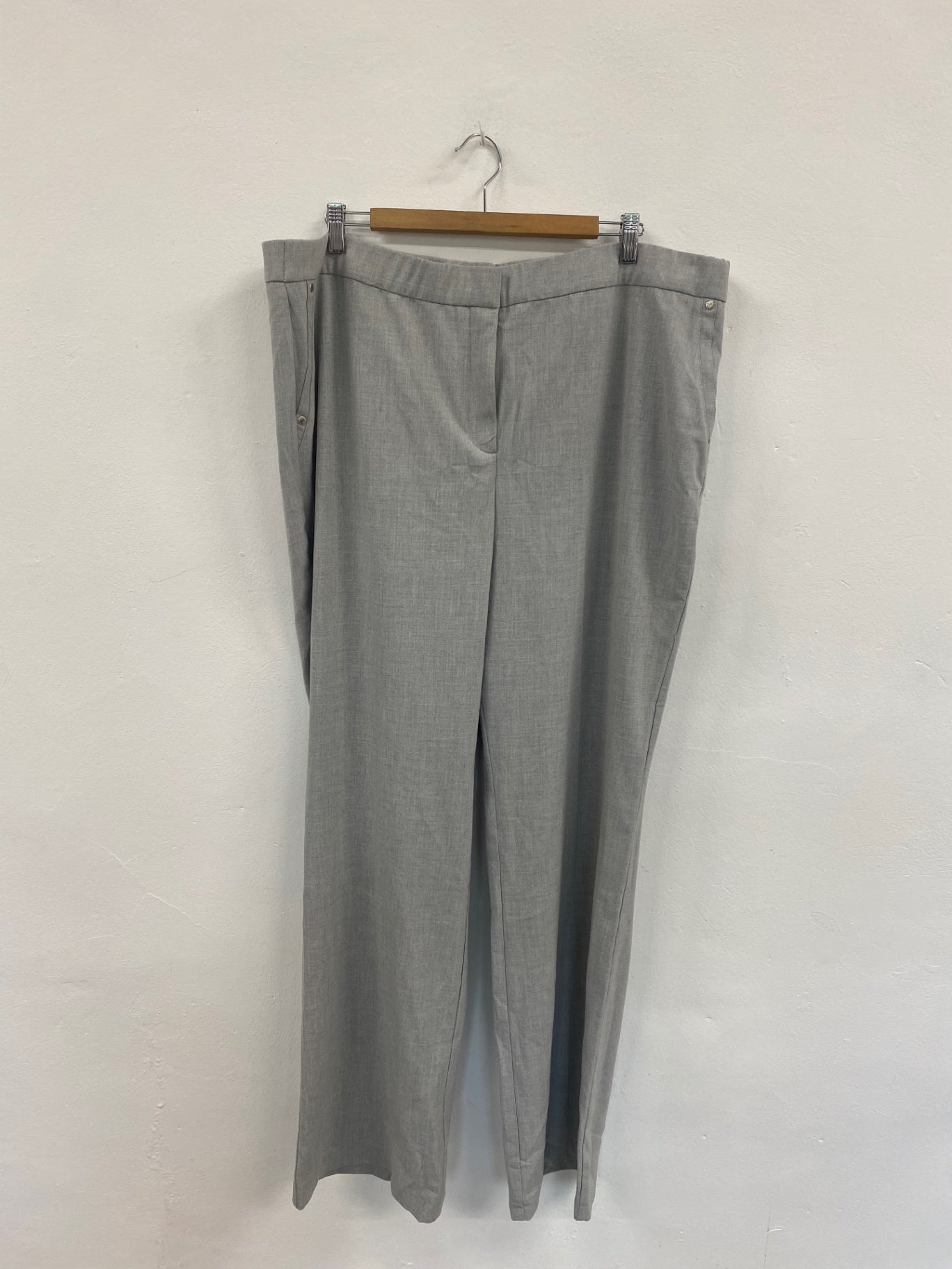Fabulous Magi-Fit Grey Straight Cut Trousers UK24 SB001