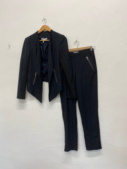 Fabulous BCBG Generation pinstripe classic Suit Set UK XS Navy NM001