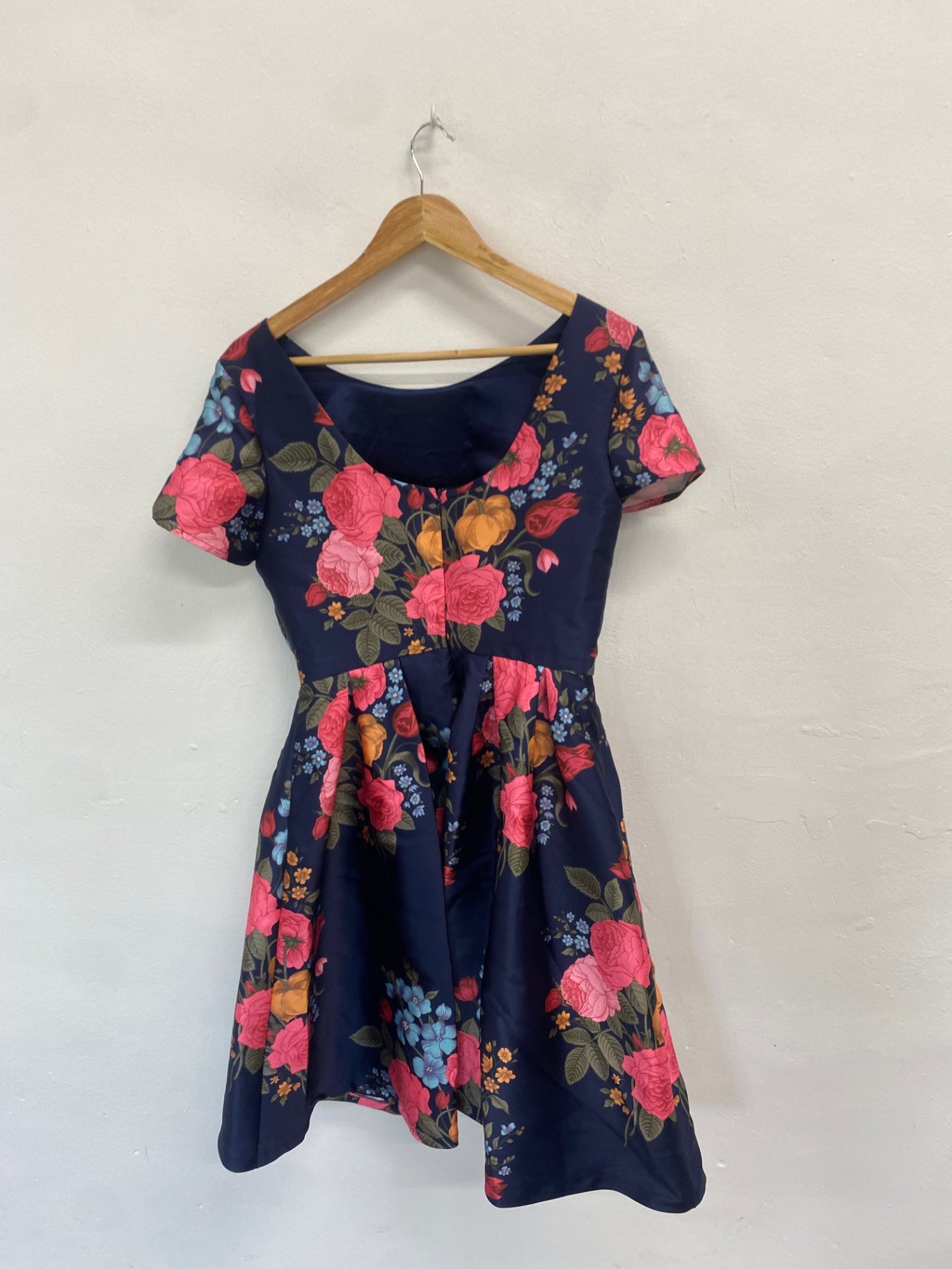 Fabulous Chi chi london Dress UK 12 Navy floral special occassion NM001