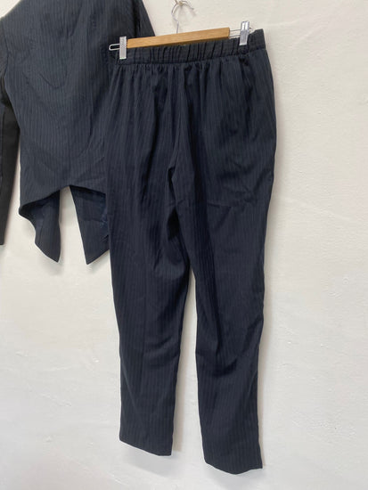 Fabulous BCBG Generation pinstripe classic Suit Set UK XS Navy NM001