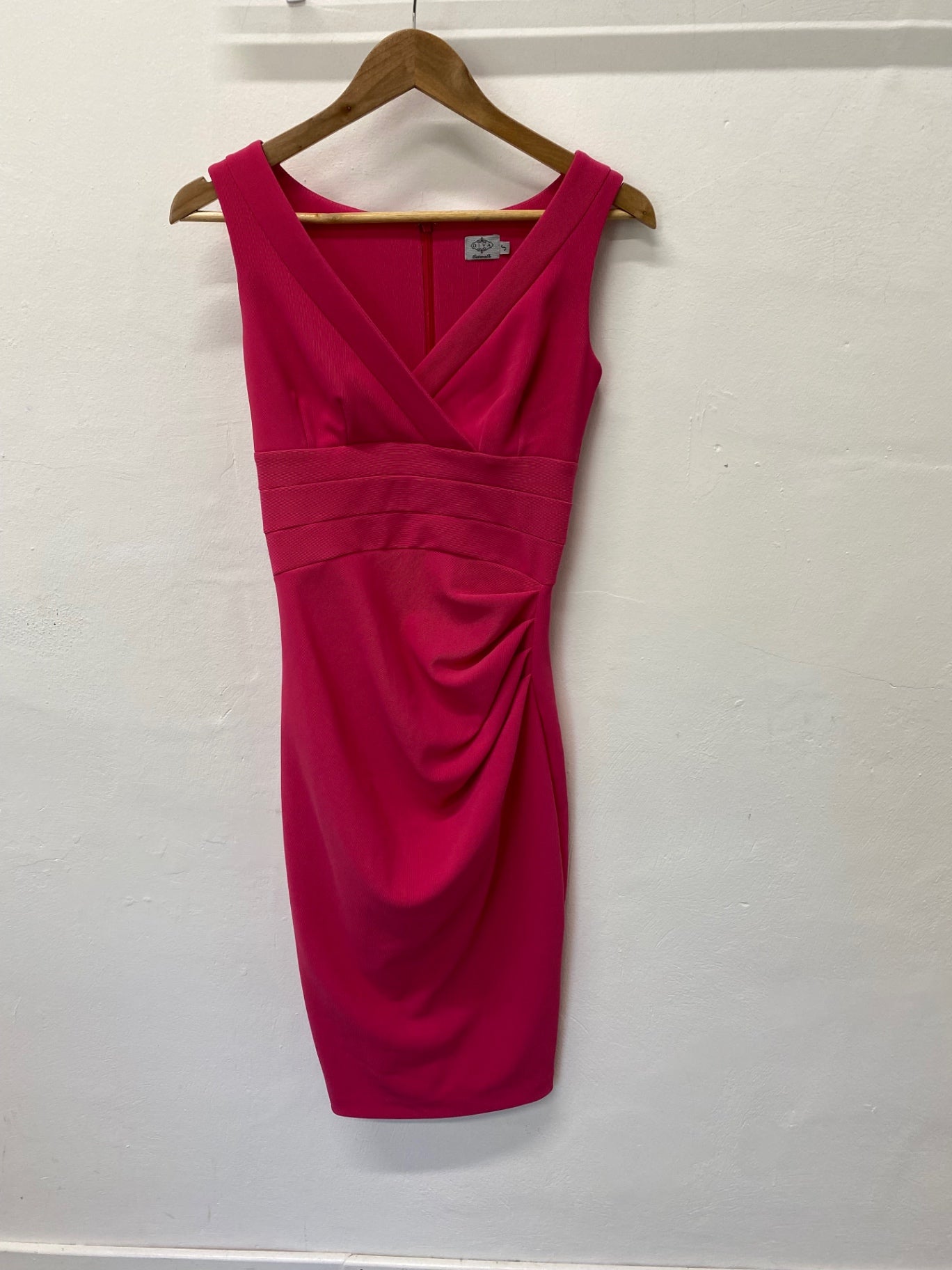 Fabulous Diva Dress Uk8 Pink fitted Forma or Party SN005