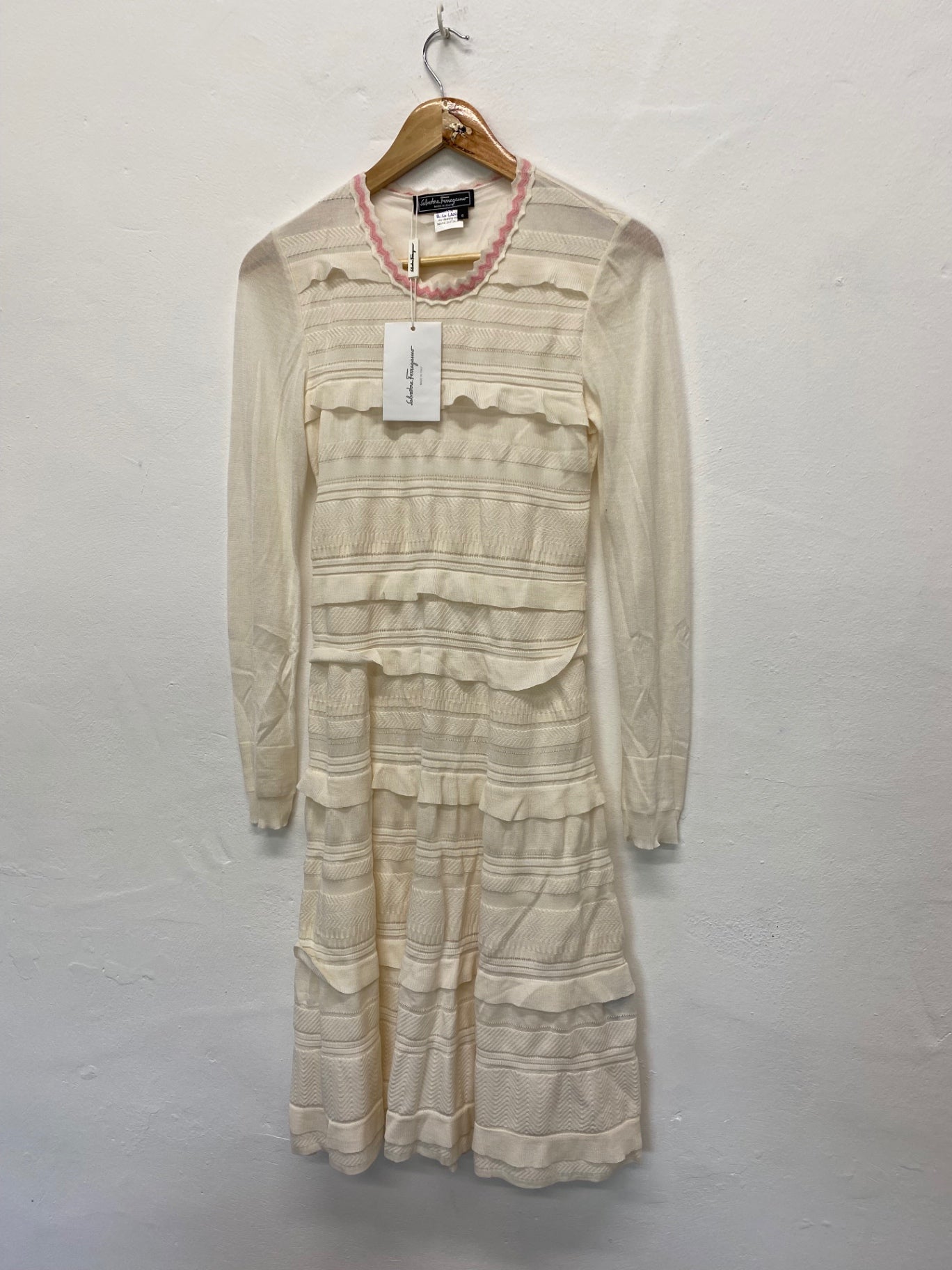 Fabulous Salvatore Ferragamo tiered knitted Dress UKS Cream Stunning KB001