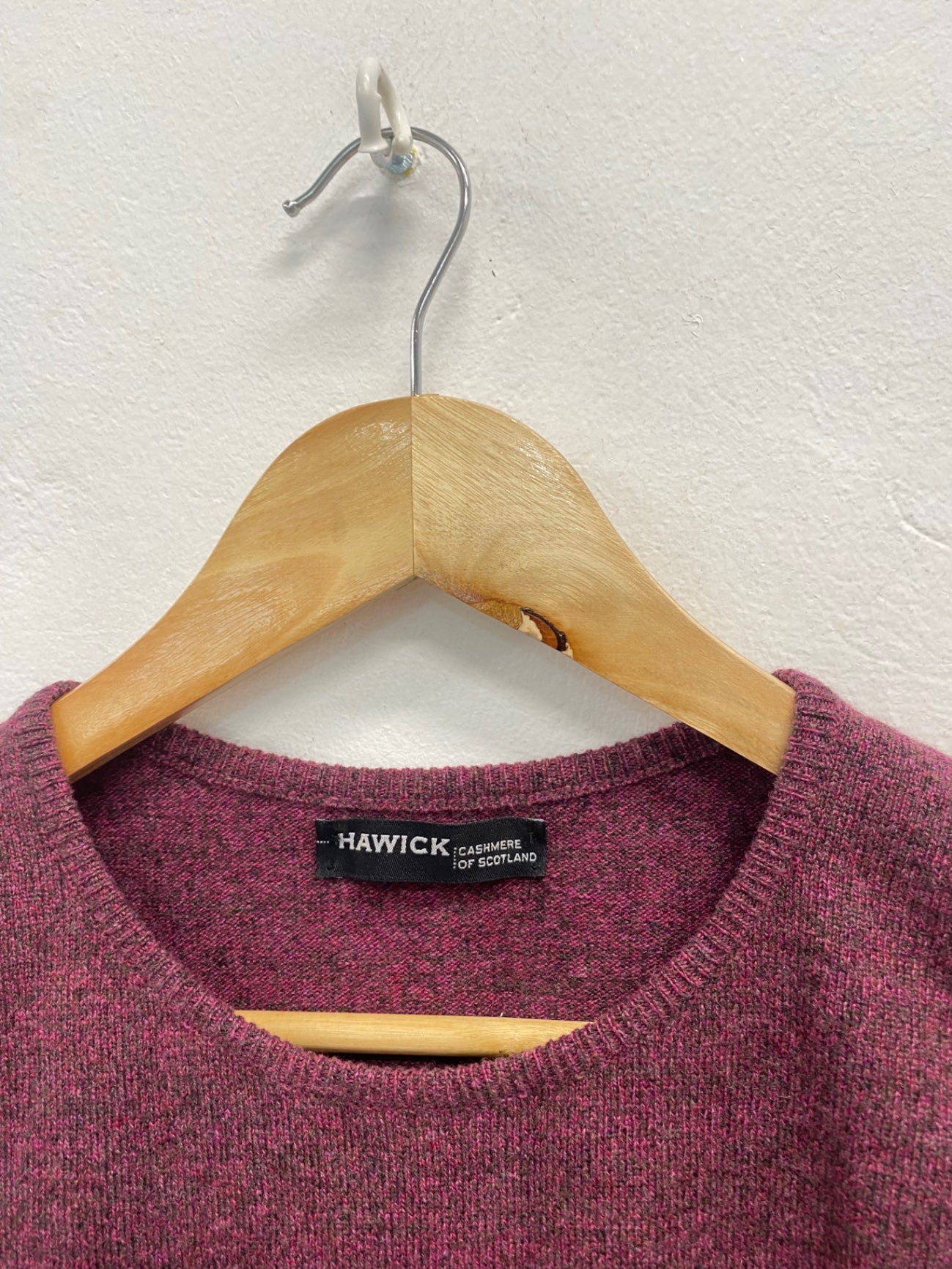 Fabulous Hawick Cashmere Sleeveless jumper UK S Burgundy KB001