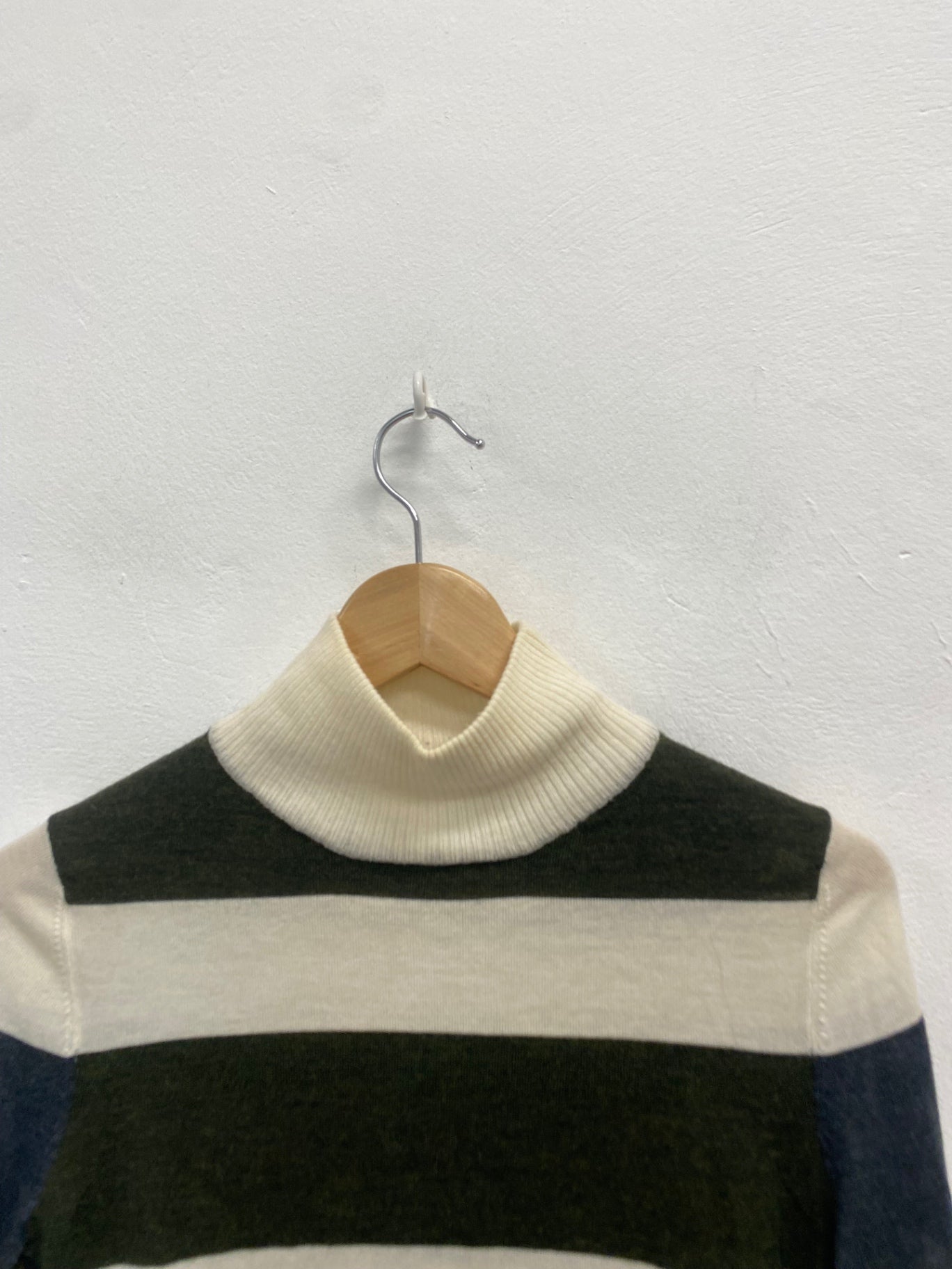 Fabulous FARHI by Nicole Farhi Sweater UK S Grey khaki striped wool KB001