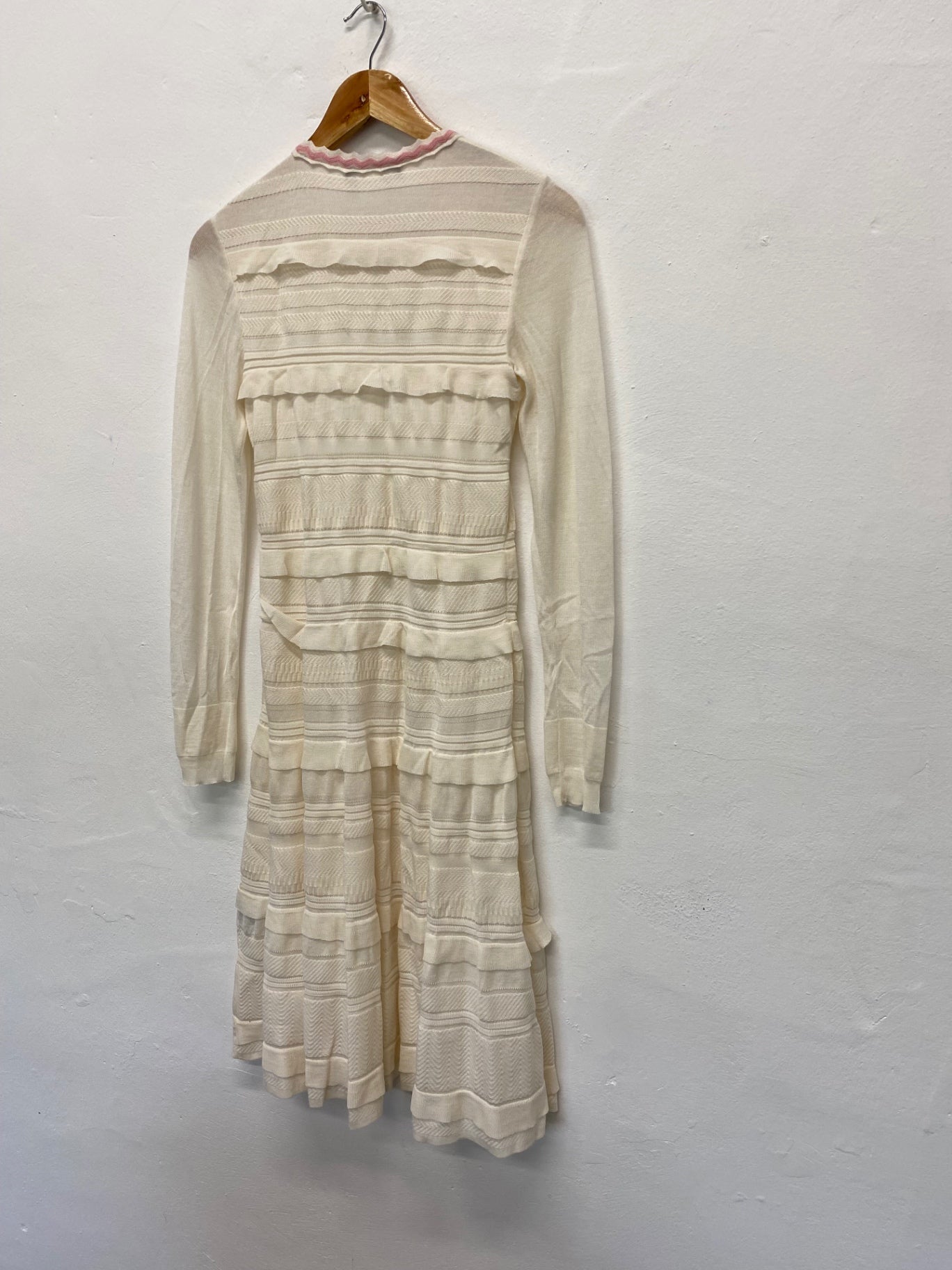 Fabulous Salvatore Ferragamo tiered knitted Dress UKS Cream Stunning KB001