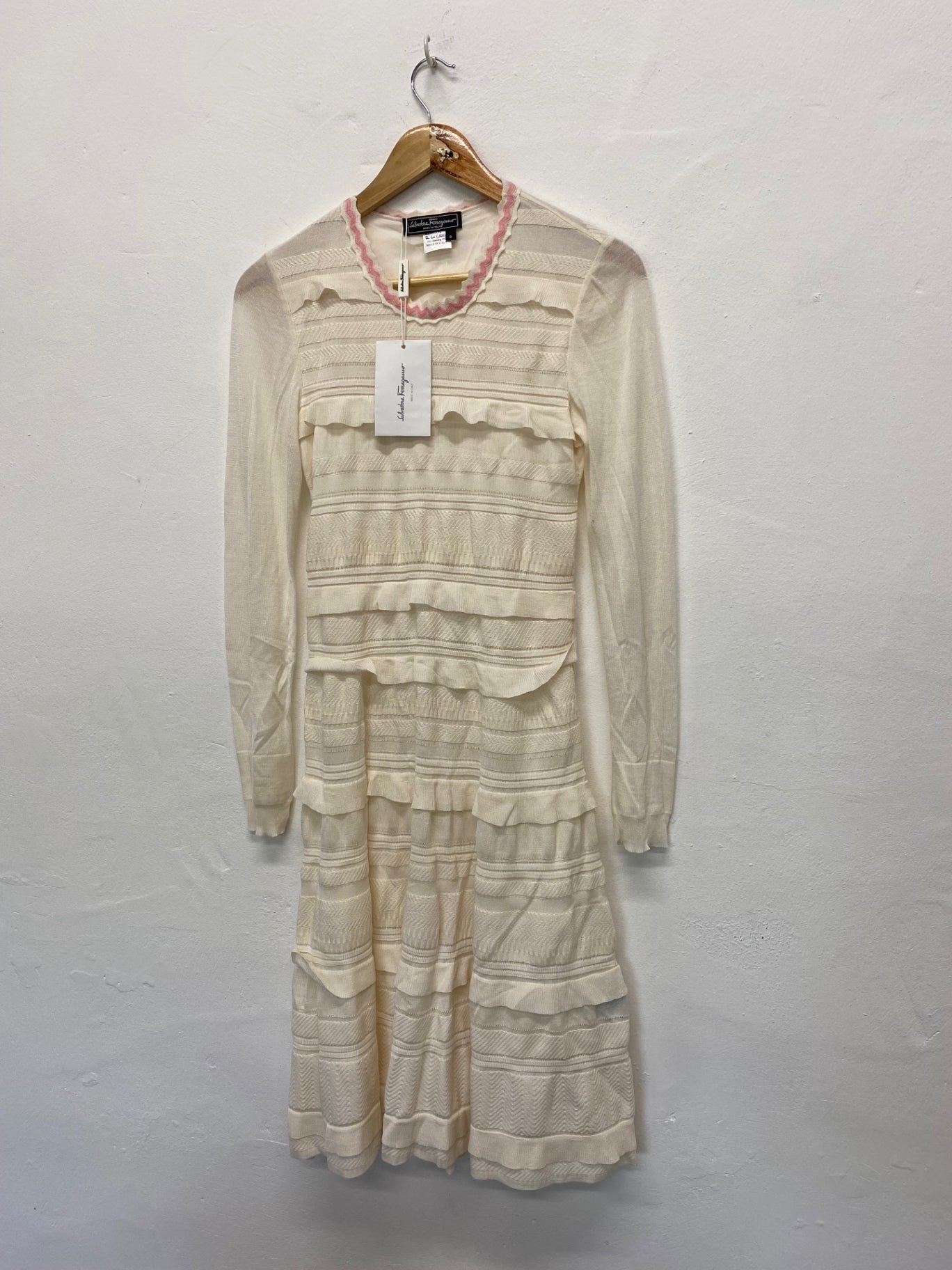 Fabulous Salvatore Ferragamo tiered knitted Dress UKS Cream Stunning KB001