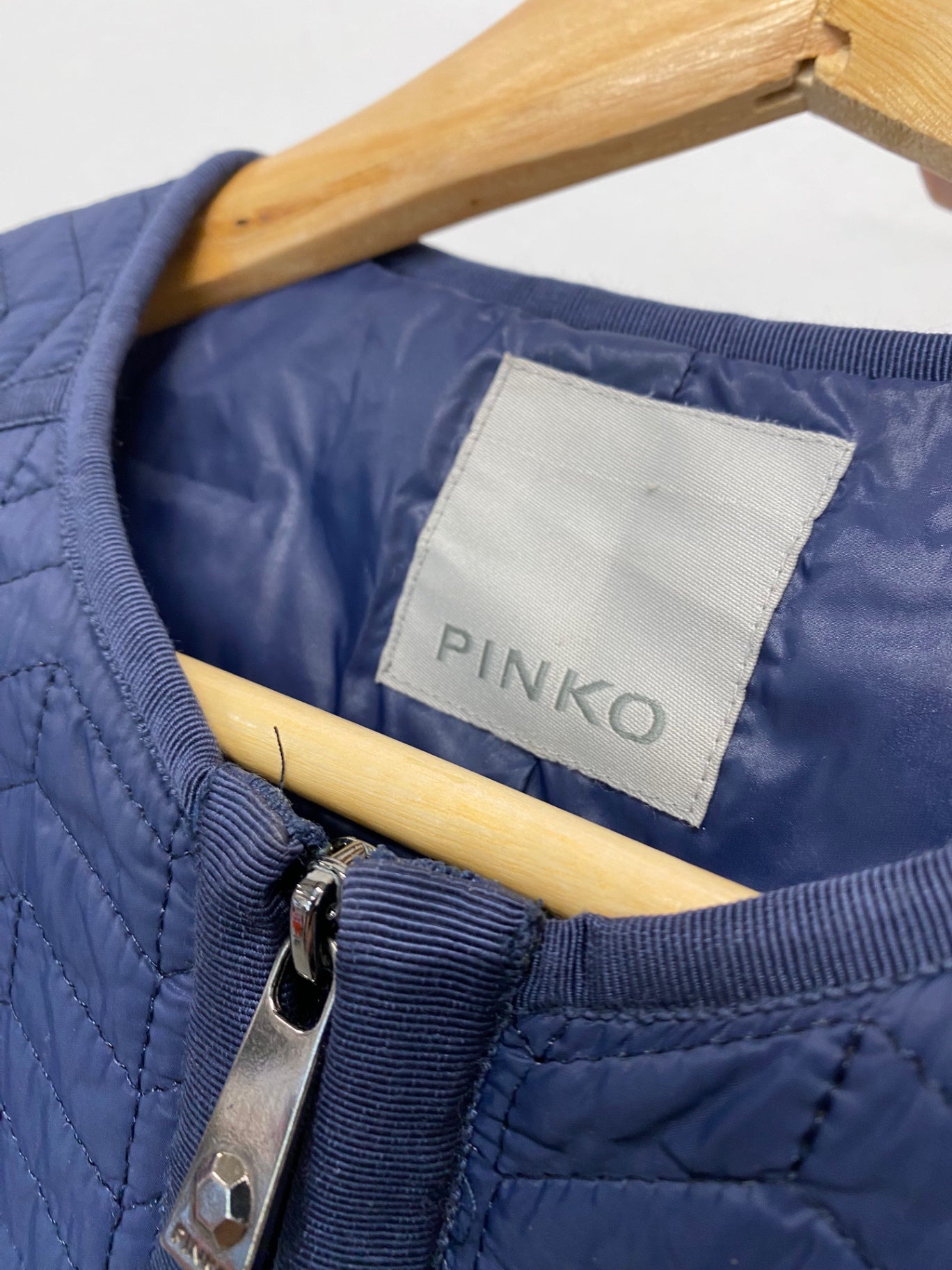 Fabulous PINKO navy blue mid length Quilted coat Uk8 cosy KB001