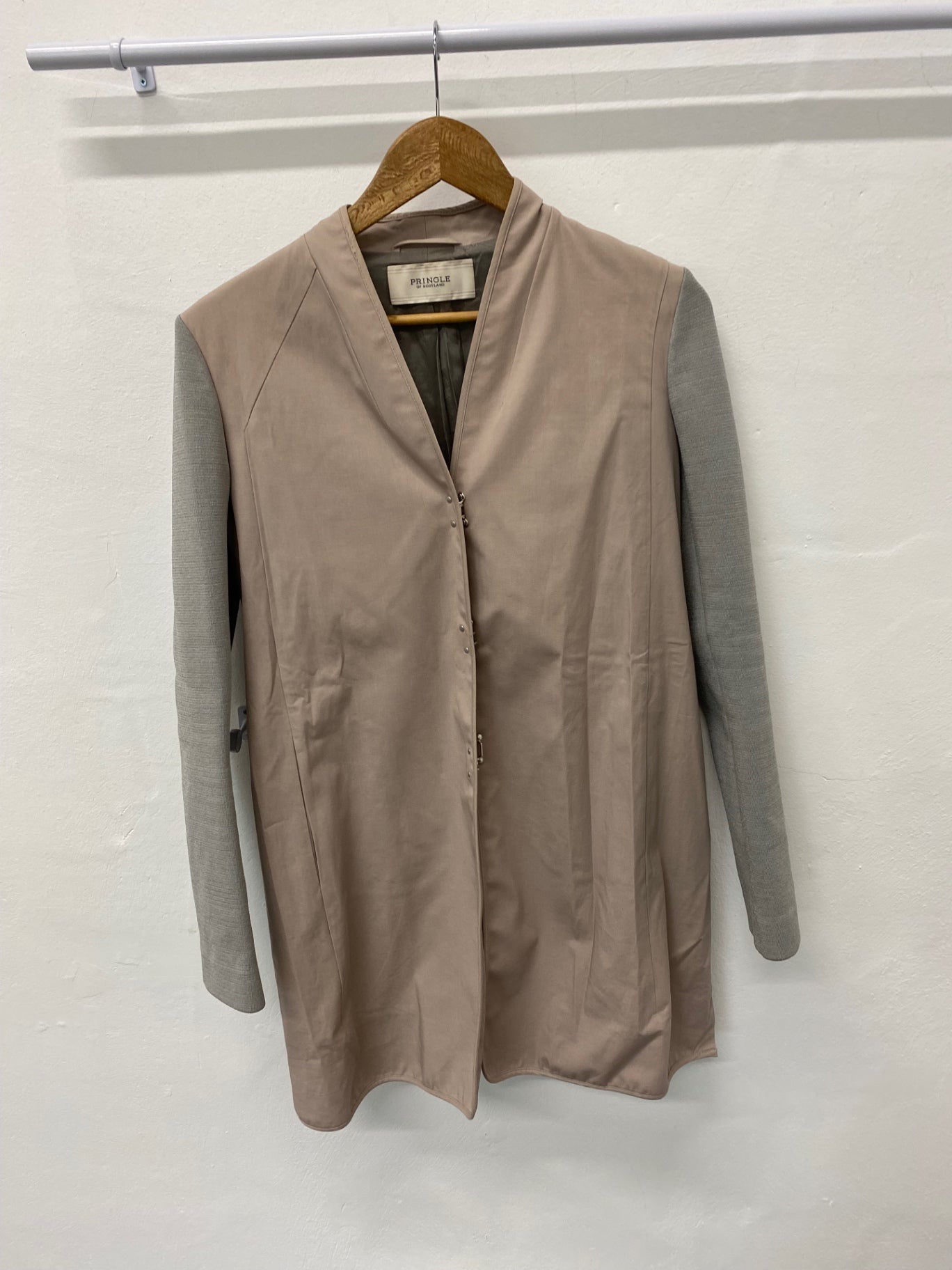 Fabulous PRINGLE Scotland smart midi coat  UK10 Beige & Grey KB001