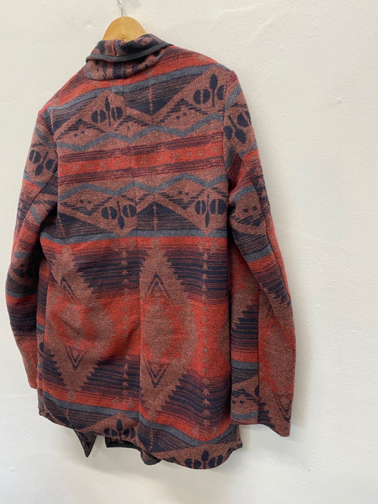 Fabulous Only Anno 1995 Blanket coat UkM Red Aztec blanket KB001