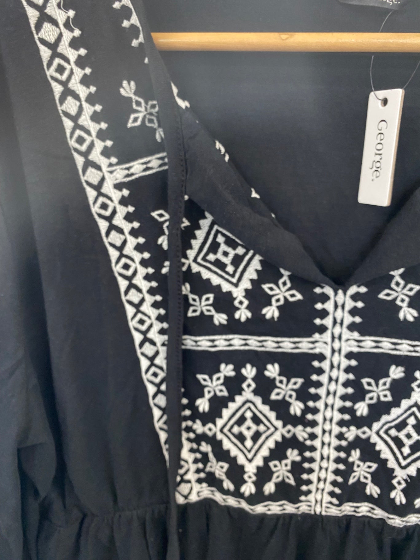 Fabulous George Black & White Boho Embroidered Blouse UK20 LK006