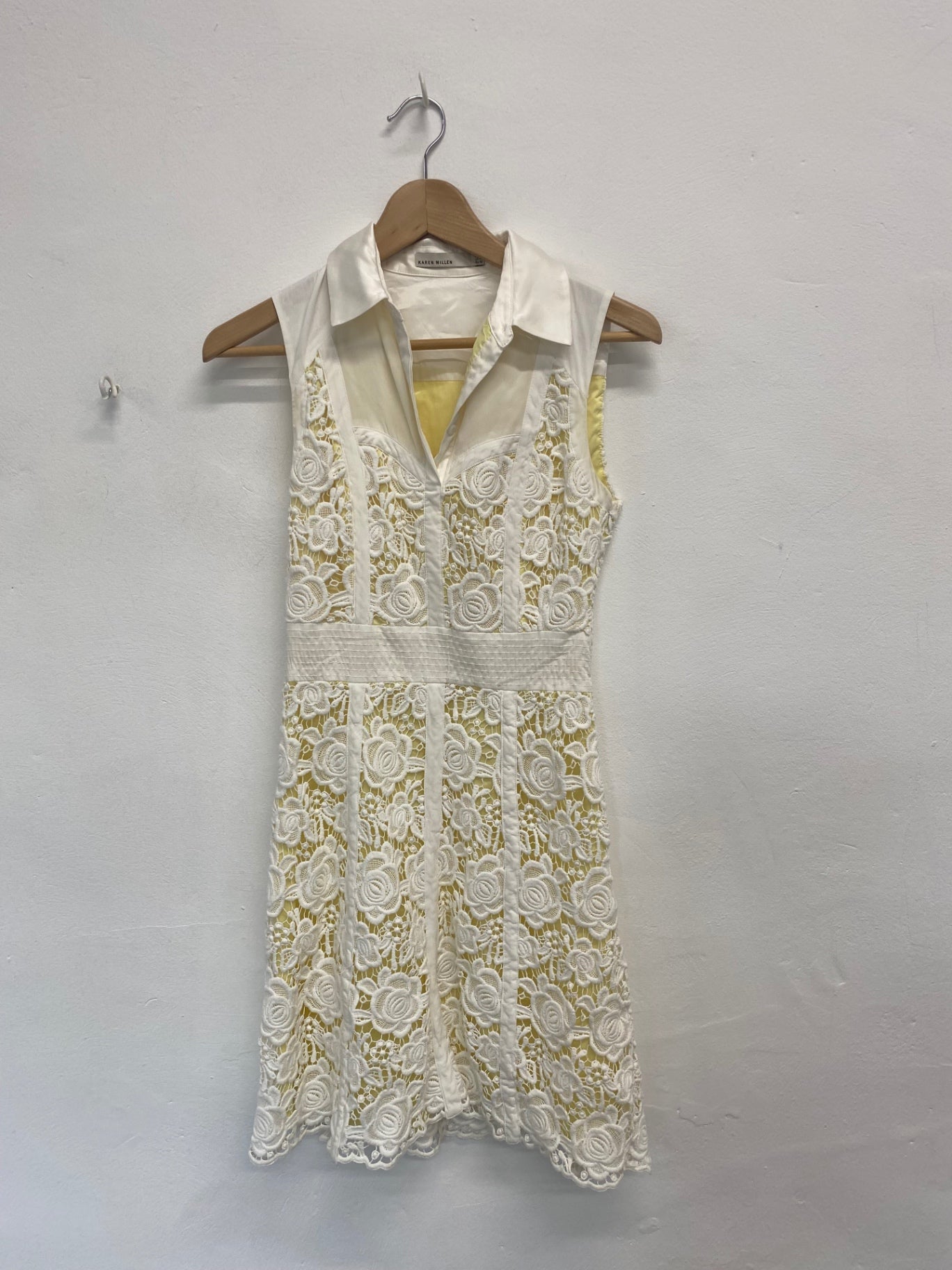 Fabulous Karen Millen Dress Uk 8 White yellow broderie summer KM004