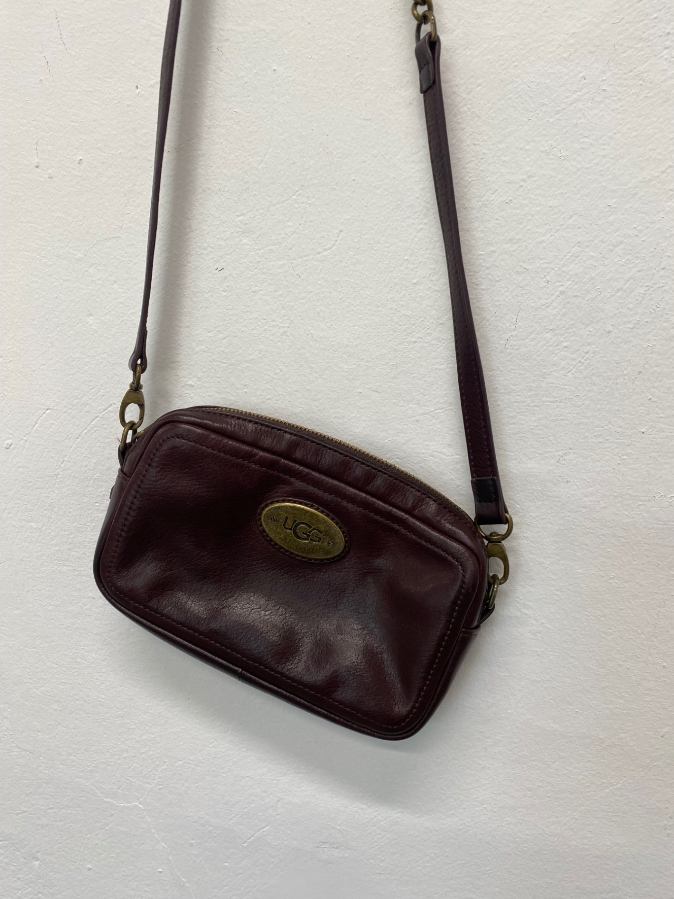 Fabulous Y2K Vintage UGG Bag Mini Burgundy BS001