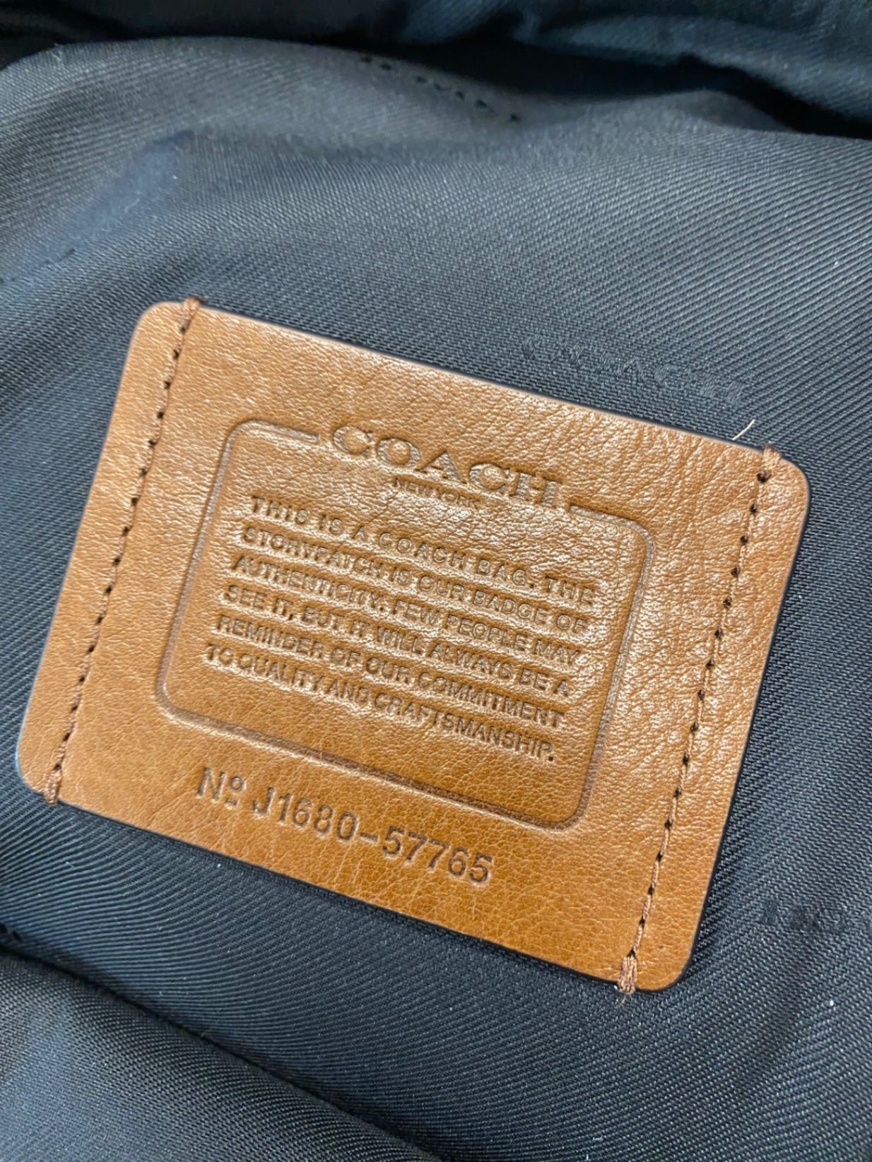 Fabulous Coach manhattan Sling Bag One size Black & cream rare BS001