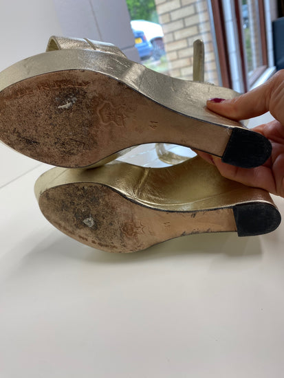 Fabulous Nila & Nila  wedge ankle strap Sandals Uk8 Gold High wedge GM143