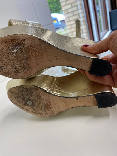 Fabulous Nila & Nila  wedge ankle strap Sandals Uk8 Gold High wedge GM143