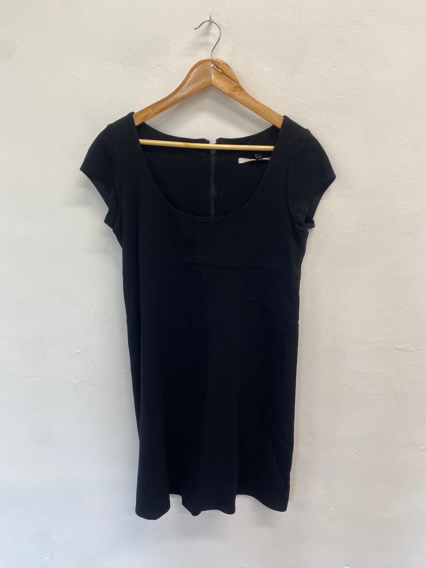 Fabulous Diane Von Furstenberg Dress UK 8 Black midi formal GM143