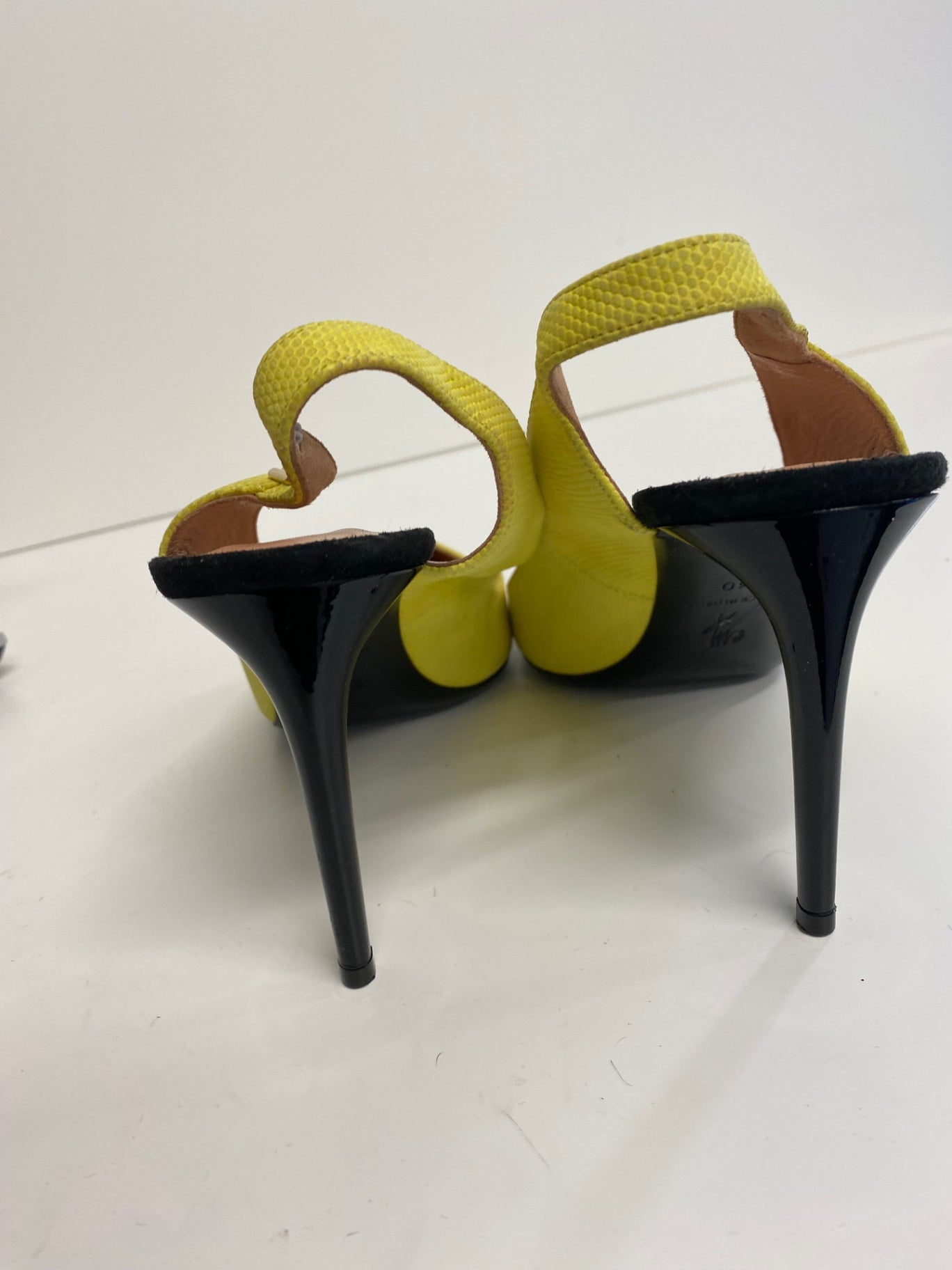 Fabulous Roland Mouret python Sling back heels Uk7 Yellow party evening GM143