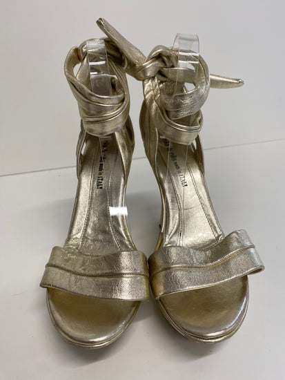 Fabulous Nila & Nila  wedge ankle strap Sandals Uk8 Gold High wedge GM143