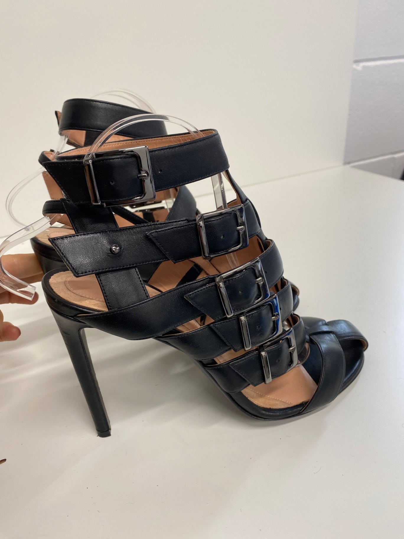 Fabulous Roland Mouret Strappy leather stilleto Sandals Uk7 Black Ankle strap GM143