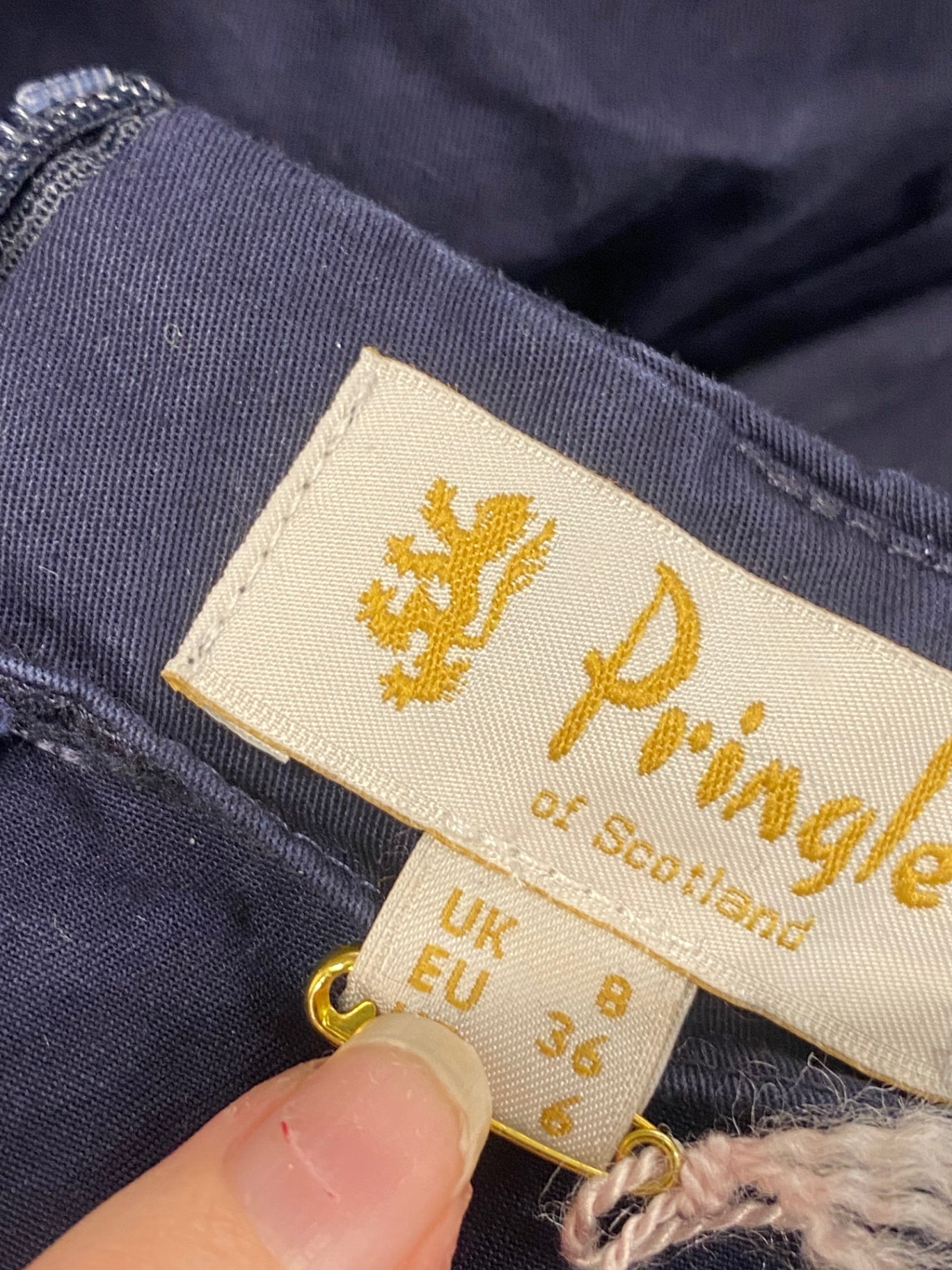 Fabulous Pringle of scotland Skirt Uk 8 Navy Blue pencil BB001