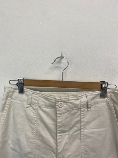 Fabulous Uniqlo Pants W29 White button high rise cropped GM143