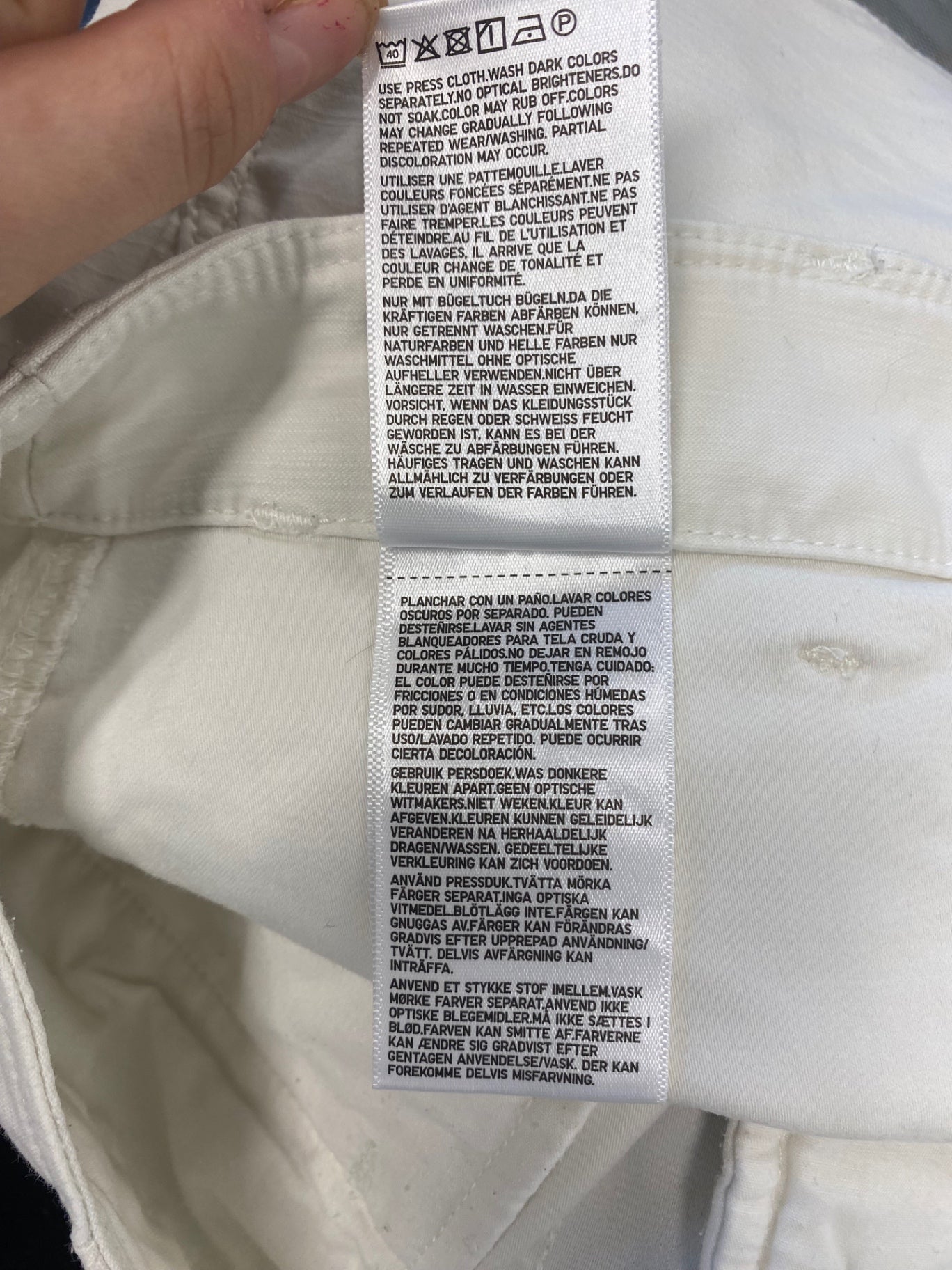 Fabulous Uniqlo Pants W29 White button high rise cropped GM143