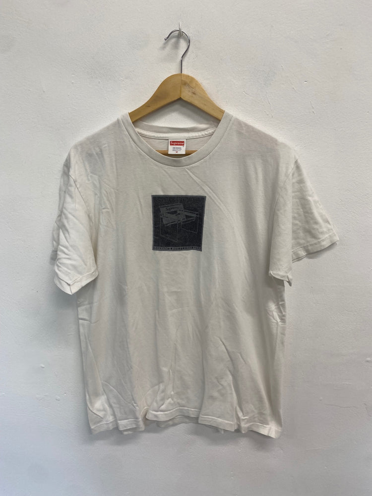 Classic Supreme T-Shirt UK M White chair street style pre shrunk GM143