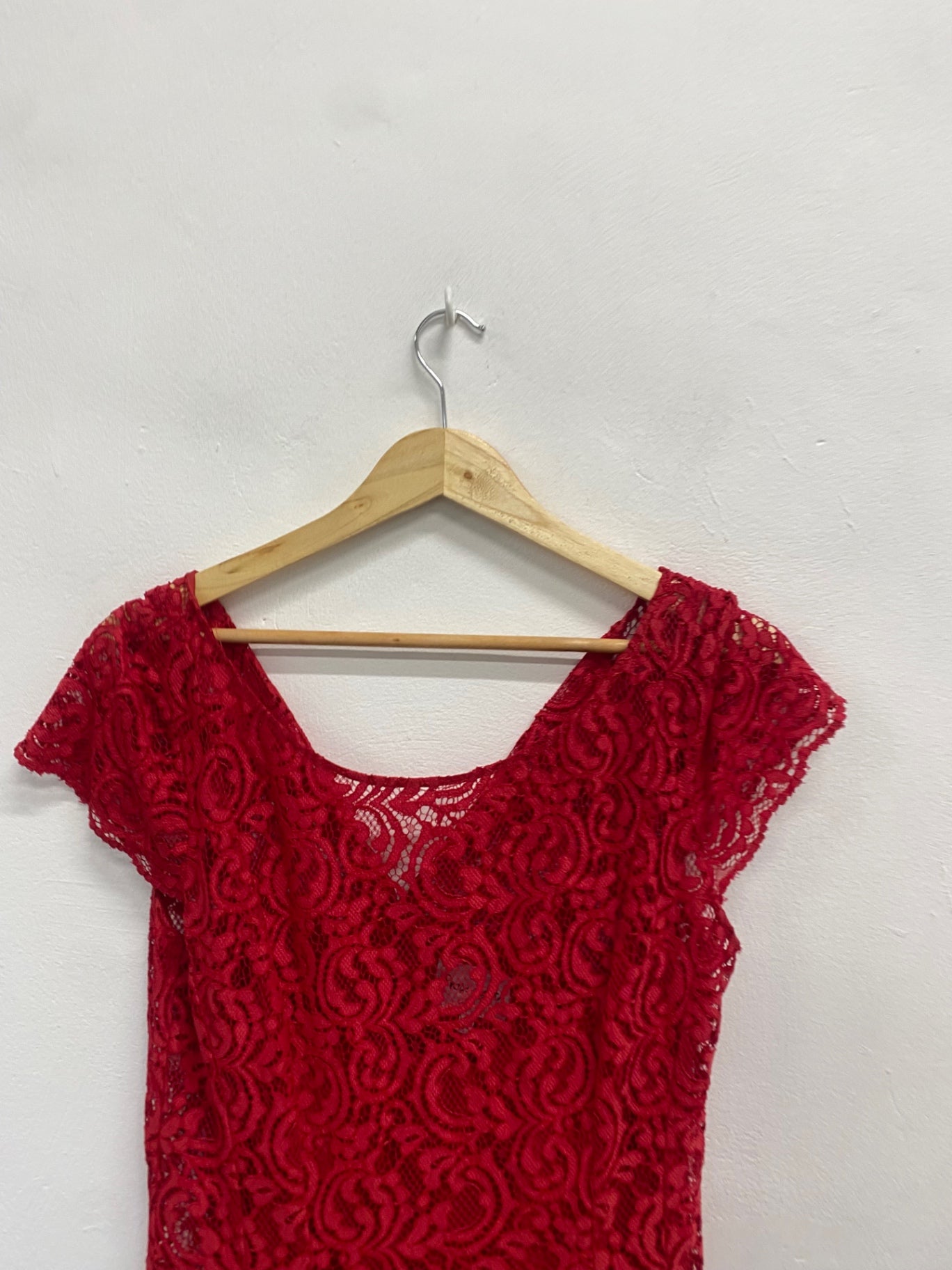 Fabulous Phase Eight Dress UK 14 Red lace overlay formal LG276