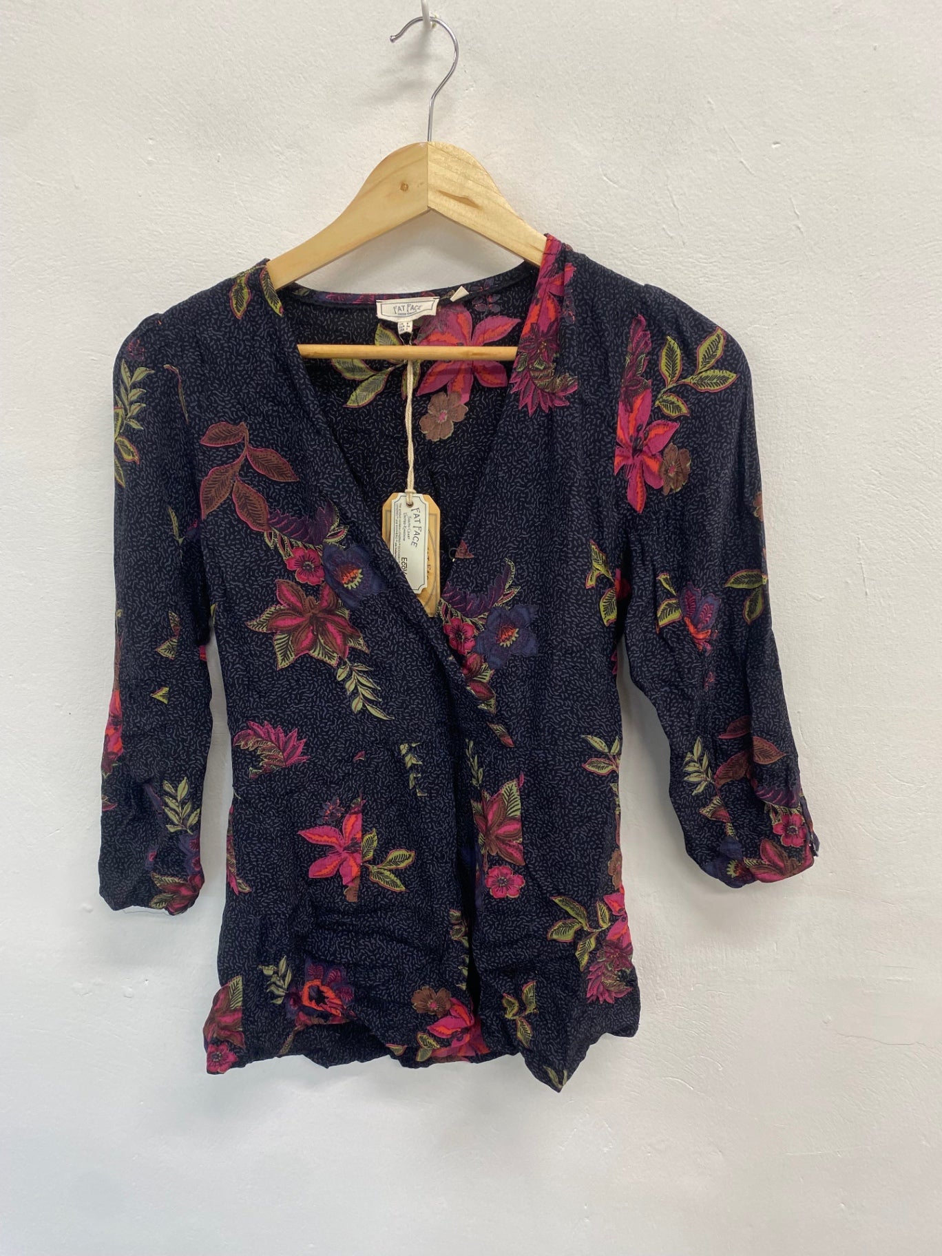 Fabulous Fat Face Blouse Uk 8 Navy pink floral new LG276