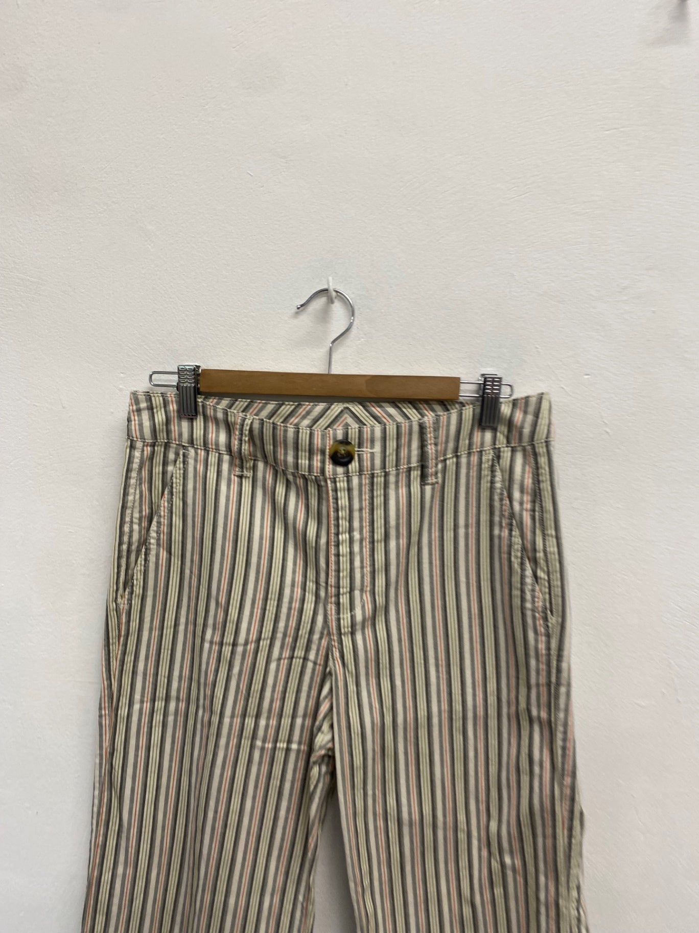 Fabulous Cabi Trousers Uk 8 Beige with stripes LG276