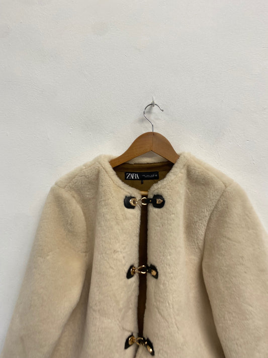 Fabulous ZARA Jacket UK L Cream fur toggle VW001