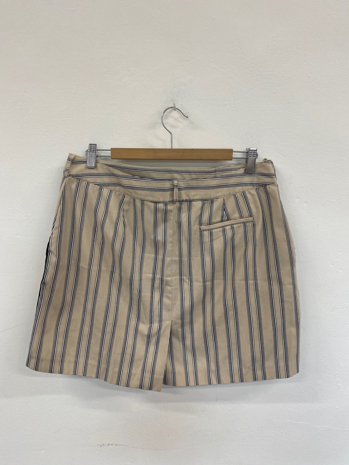 Fabulous Izod Perform X Beige Stripe Golf Skort UK8 LO442