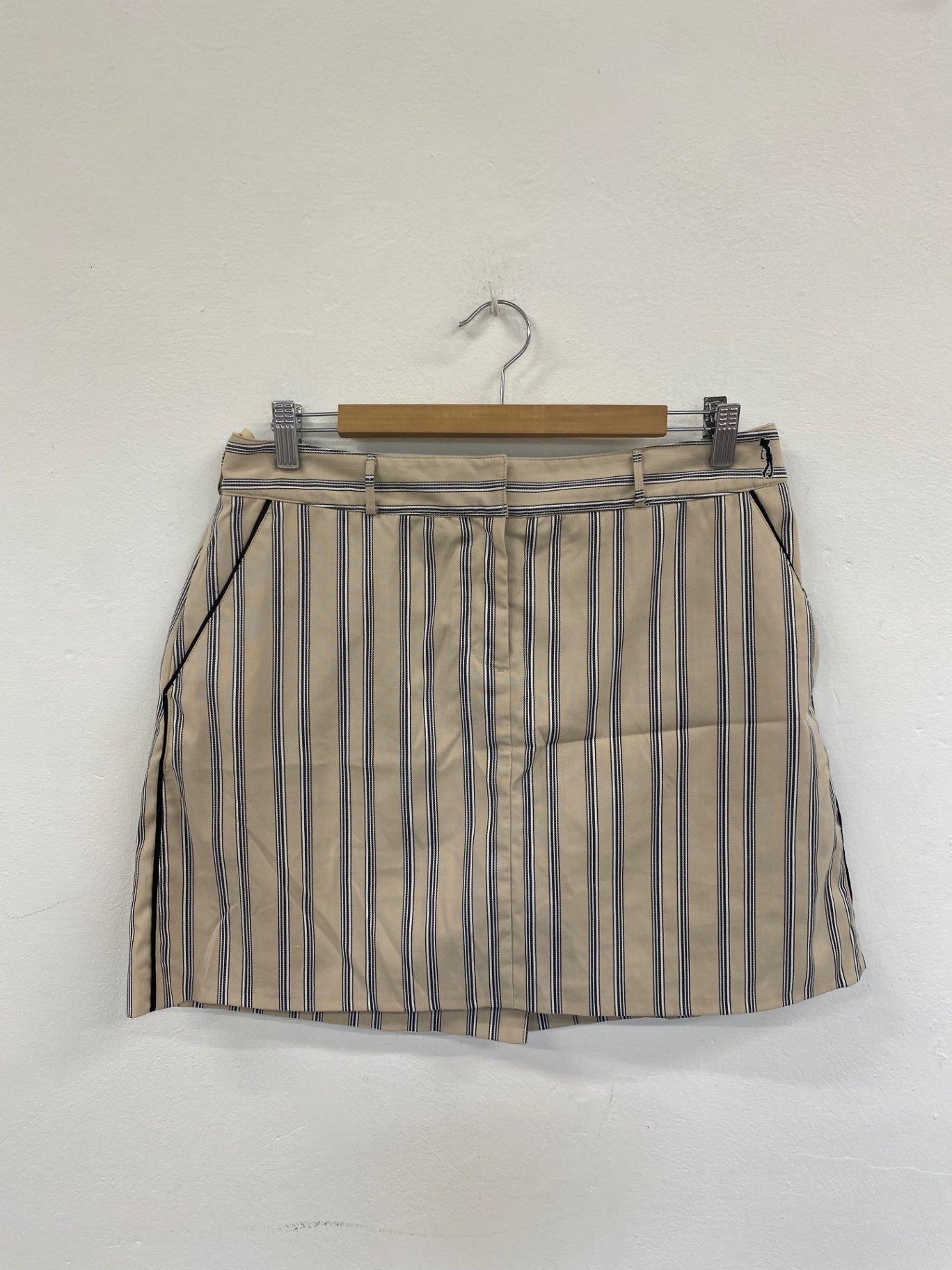 Fabulous Izod Perform X Beige Stripe Golf Skort UK8 LO442