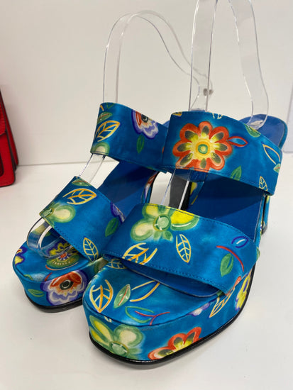 Fabulous vintage 1990’s Y2K Carvela floral platform Sandals UK5 NR001