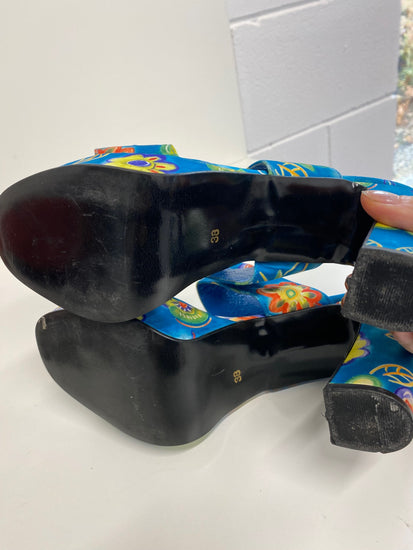 Fabulous vintage 1990’s Y2K Carvela floral platform Sandals UK5 NR001